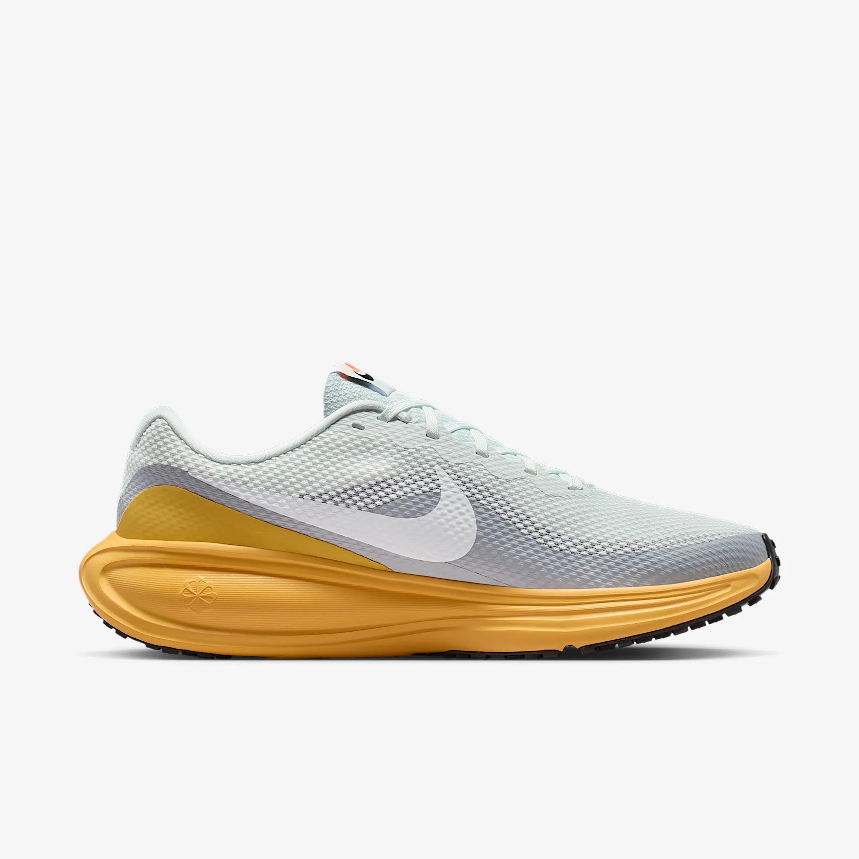 E4A854_Nike-Revolution-8_OFF-WHITE-TOPAZ-GOLD_HJ9198-104_img2