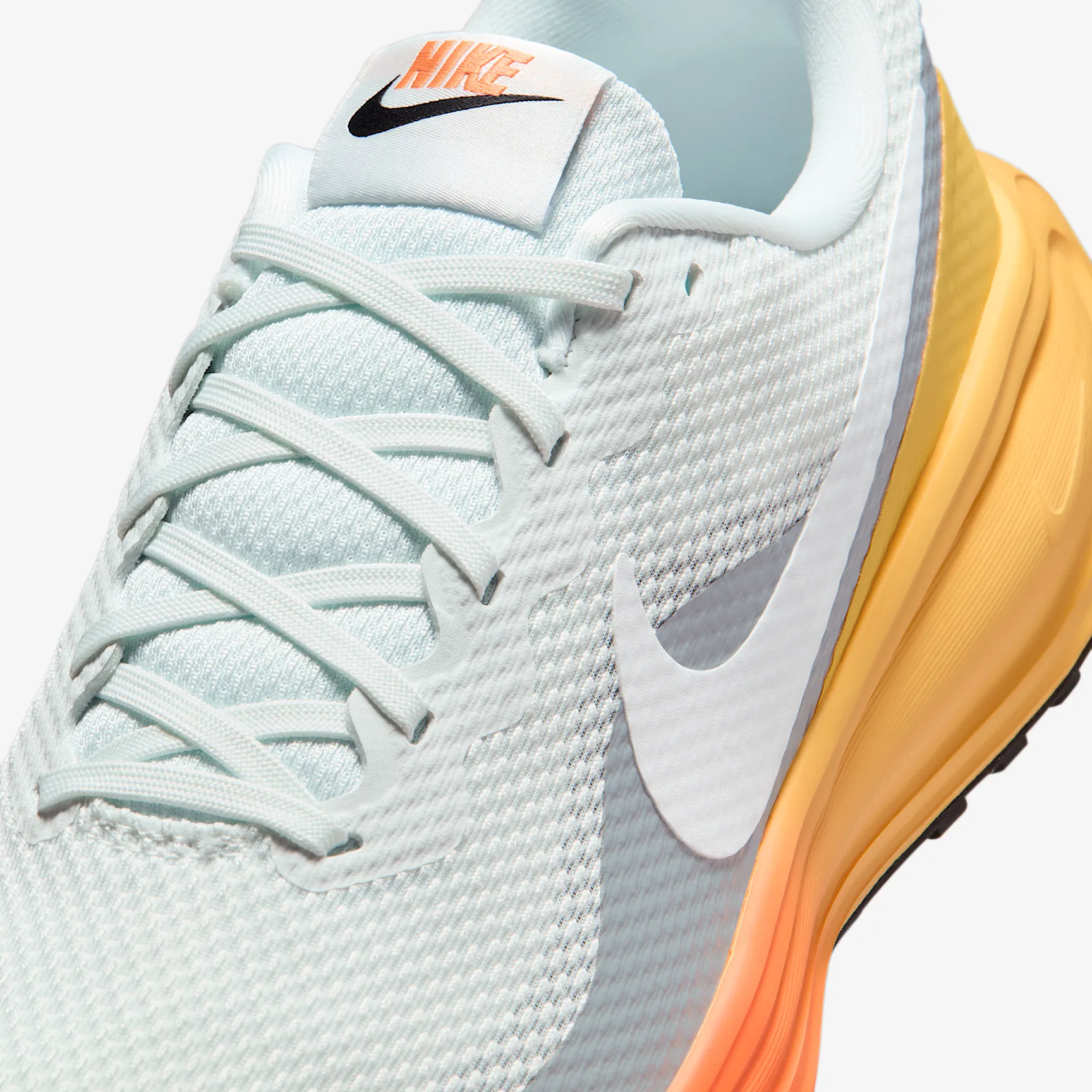 E4A854_Nike-Revolution-8_OFF-WHITE-TOPAZ-GOLD_HJ9198-104_img6