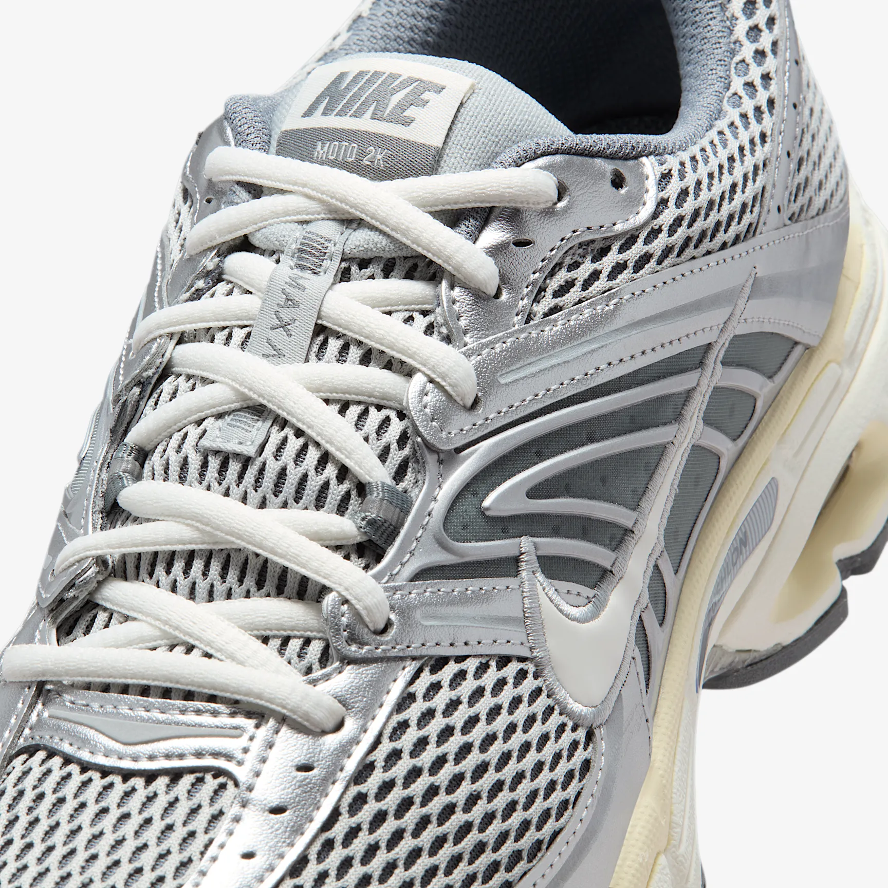 6D6D6D_Nike-Air-Max-Moto-2K_LIGHT-SMOKE-GREY_IQ7592-077_img6