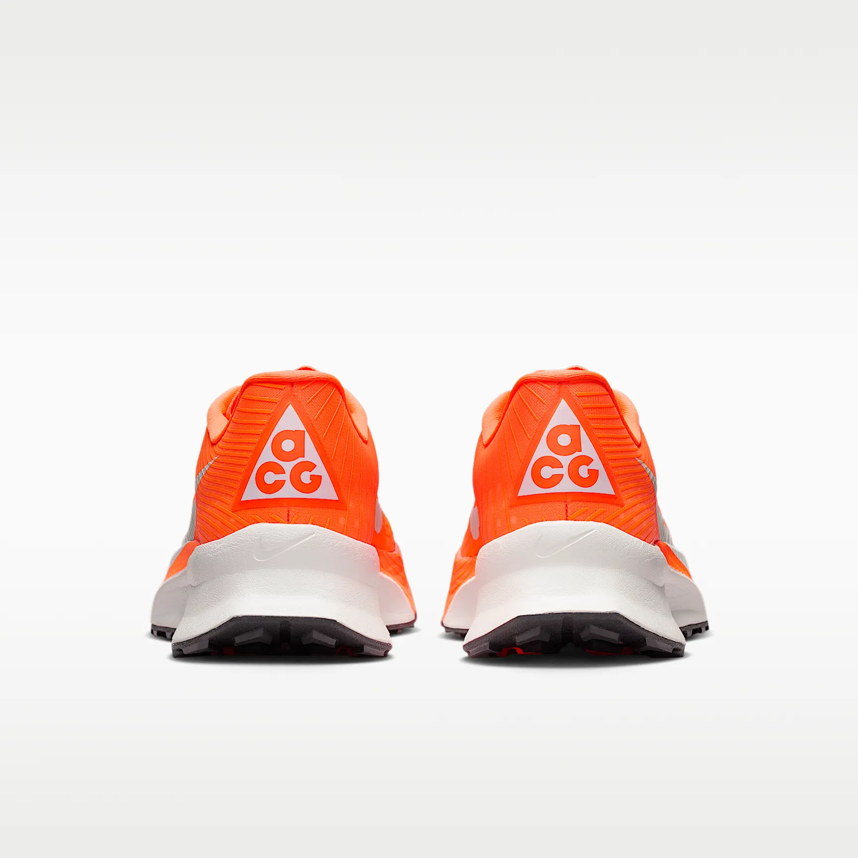 E82416_Nike-ACG-Ultrafly-Trail_HYPER-CRIMSON_HF5668-801_img5