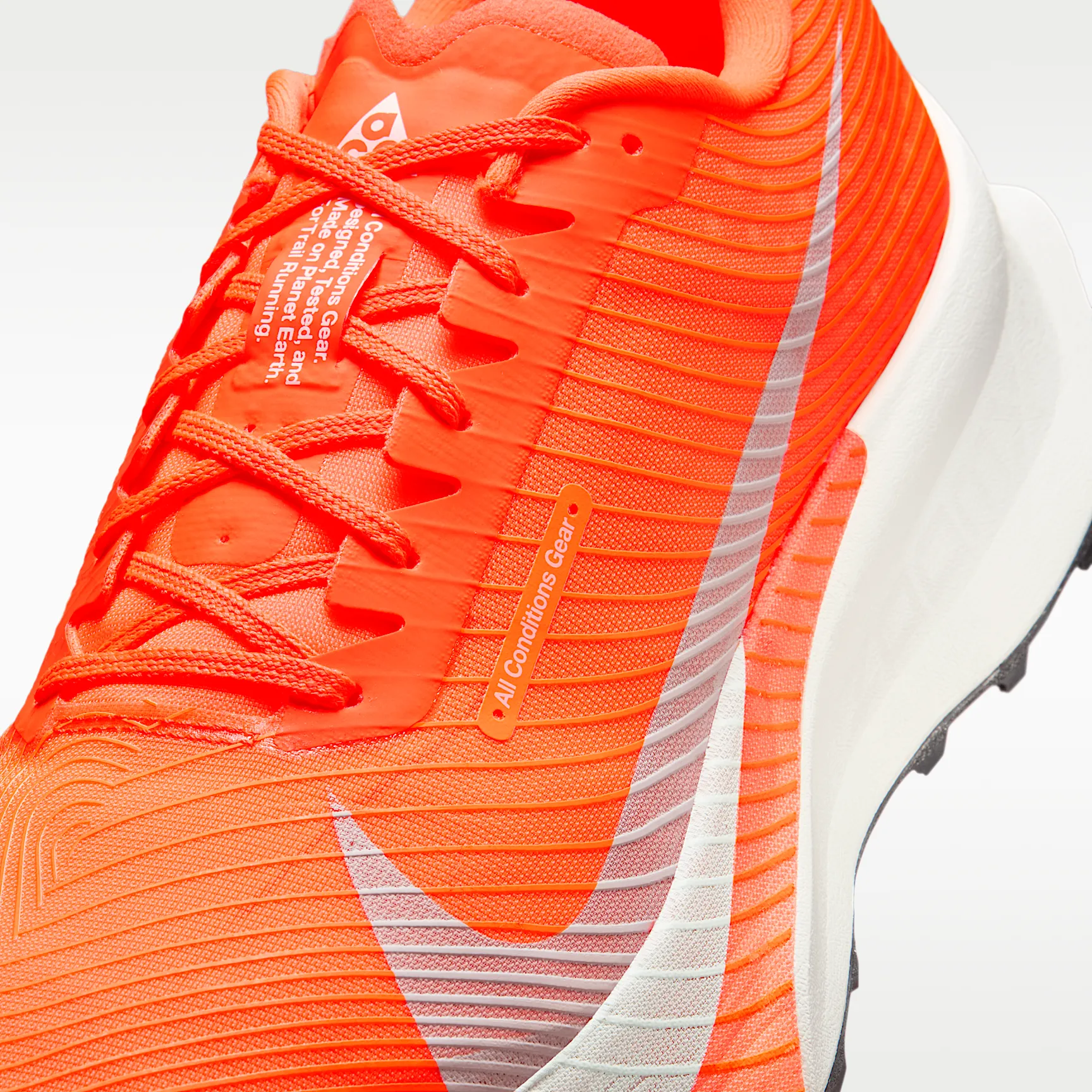 E82416_Nike-ACG-Ultrafly-Trail_HYPER-CRIMSON_HF5668-801_img6