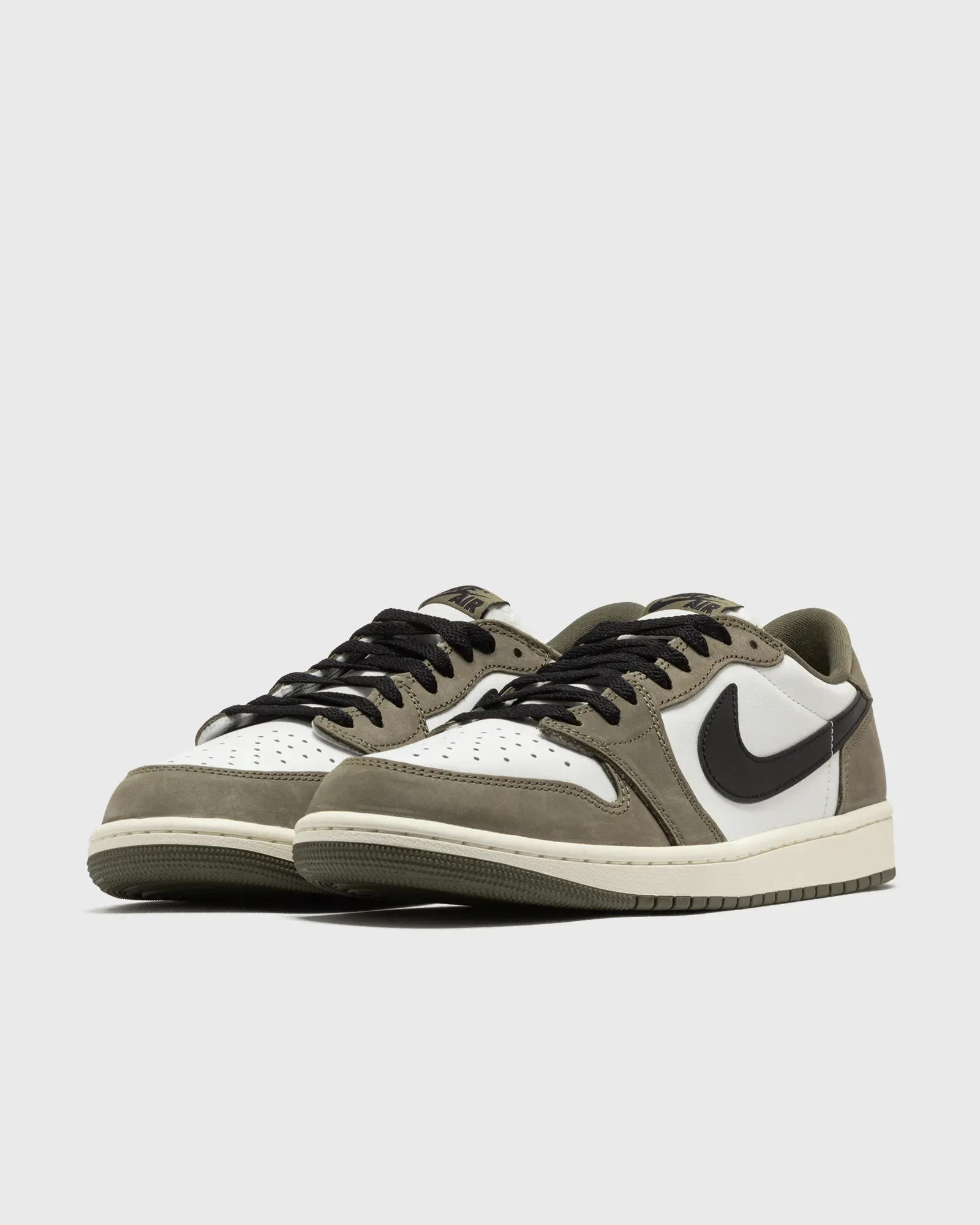 746A58_Air-Jordan-1-Low-OG_MEDIUM-OLIVE_HQ6998-200_img1