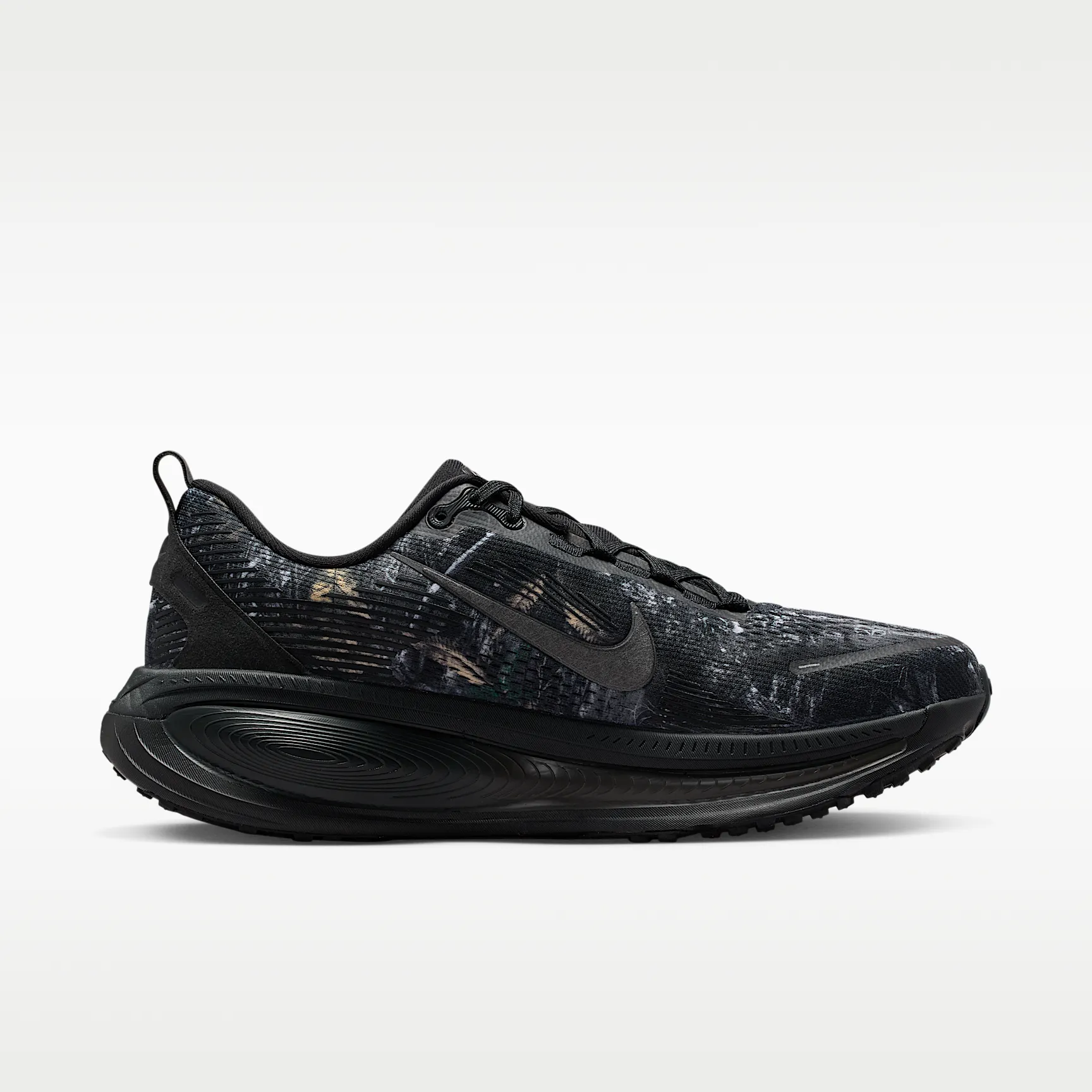 000000_Nike-Vomero-18_BLACK-REALTREE_IF4456-001_img2