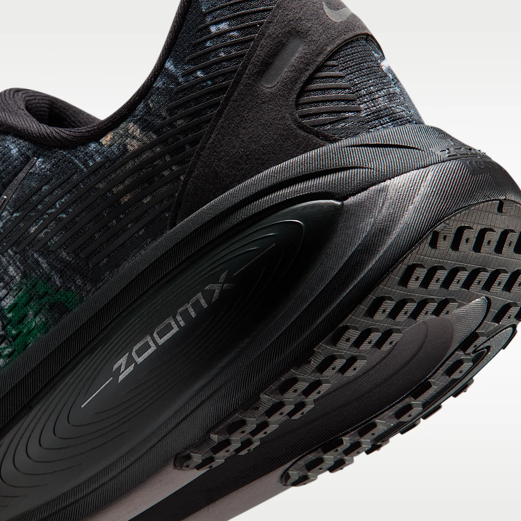 000000_Nike-Vomero-18_BLACK-REALTREE_IF4456-001_img7