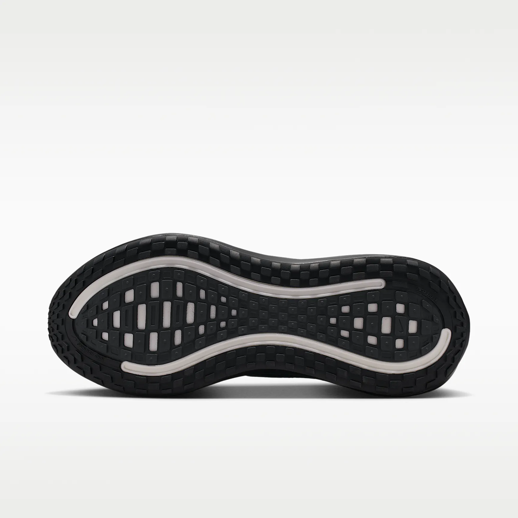 000000_Nike-Vomero-Plus_REALTREE-BLACK_IM3985-001_img1