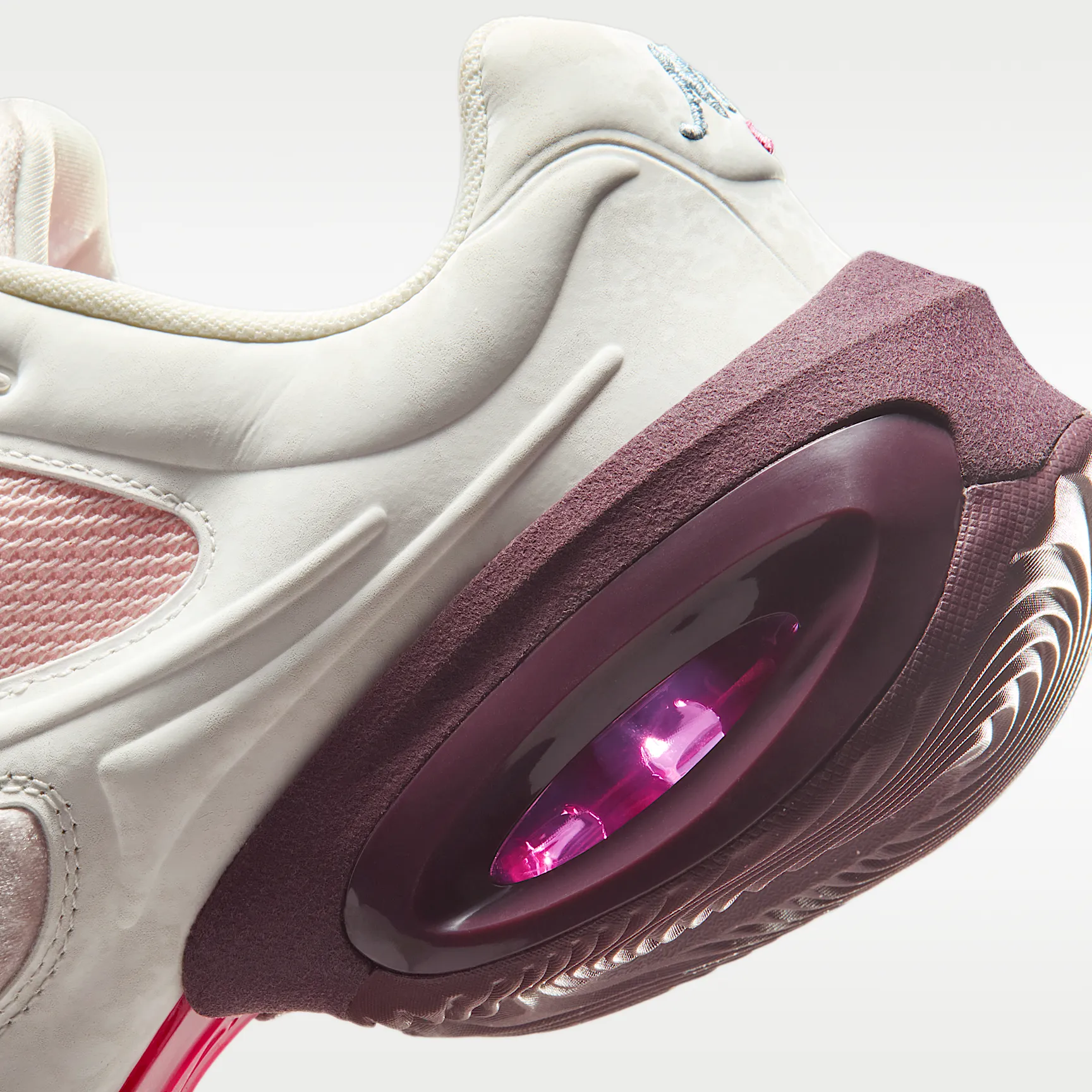 ED87A9_Nike-Air-Max-Muse-SE_VALENTINE'S-DAY_IQ1152-666_img7