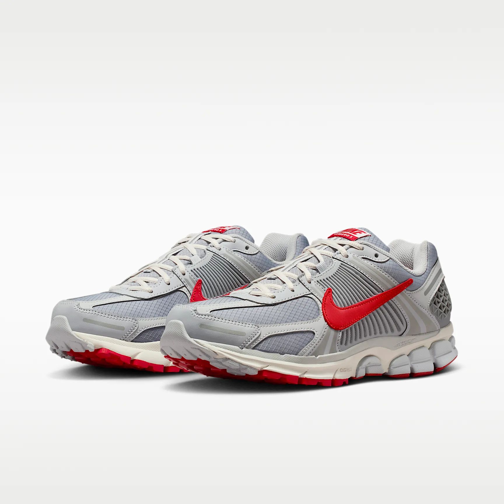 9A9B9D_Nike-Zoom-Vomero-5-SE_GREY-FOG-RED_IQ6589-001_img4