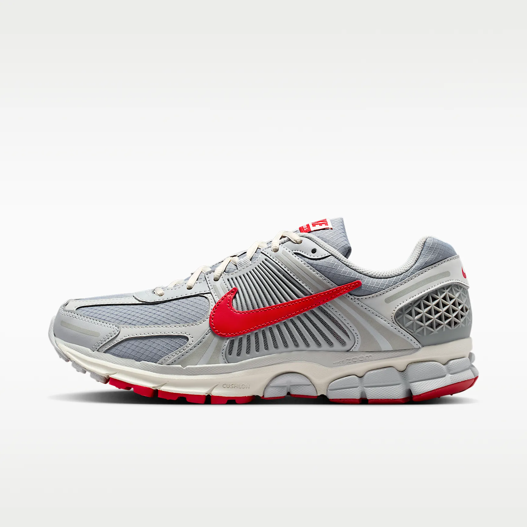 9A9B9D_Nike-Zoom-Vomero-5-SE_GREY-FOG-RED_IQ6589-001_img0