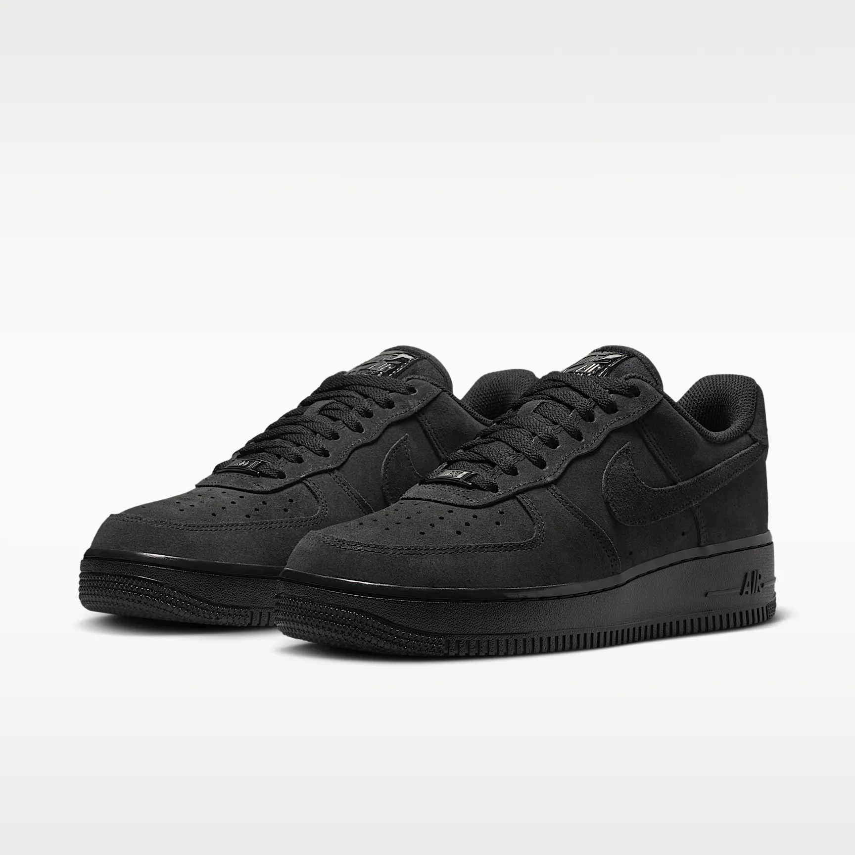 000000_Nike-Air-Force-1-Low-'07-WMNS_TRIPLE-BLACK_IQ7575-010_img4
