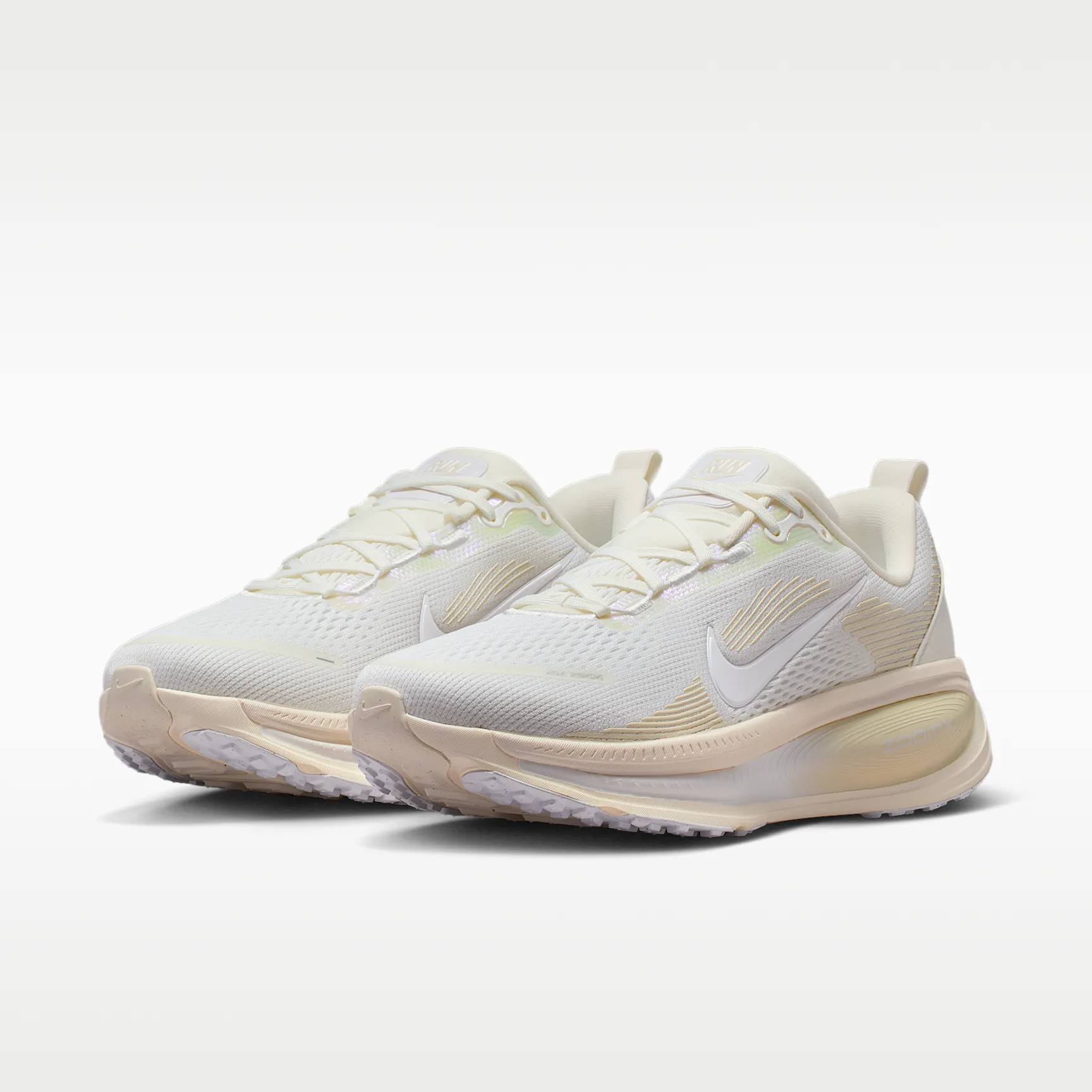 DAD0C5_Nike-Vomero-18-WMNS_SUMMIT-WHITE-CHALK_IO9915-100_img4
