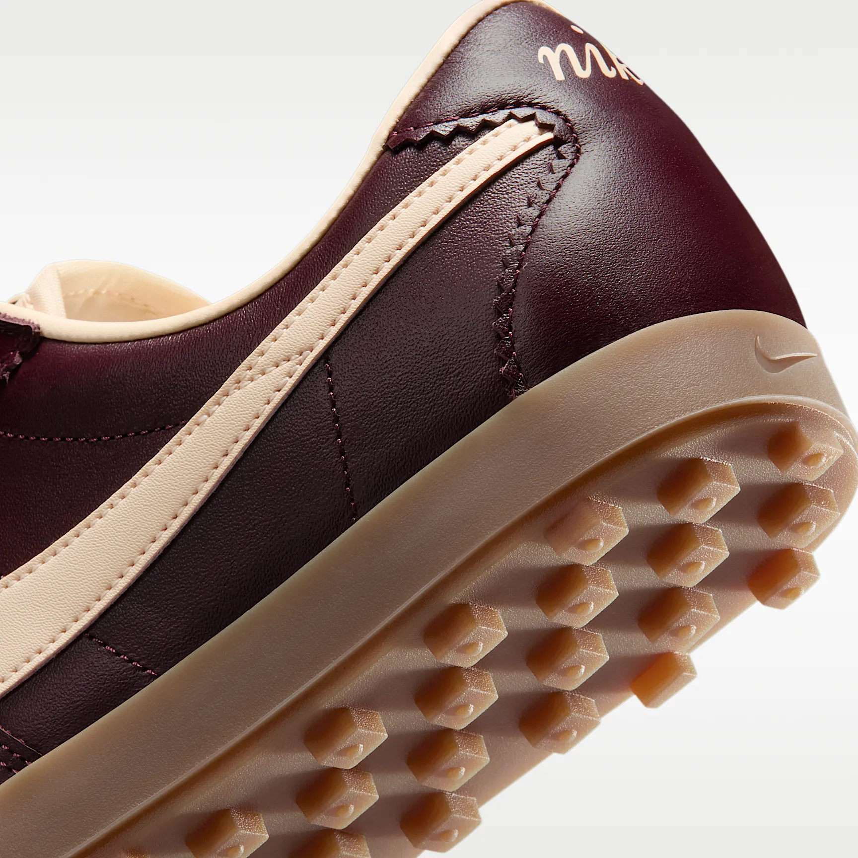 3B2B2E_Nike-Astrograbber-Leather-WMNS_BURGUNDY-CRUSH_II1259-600_img7