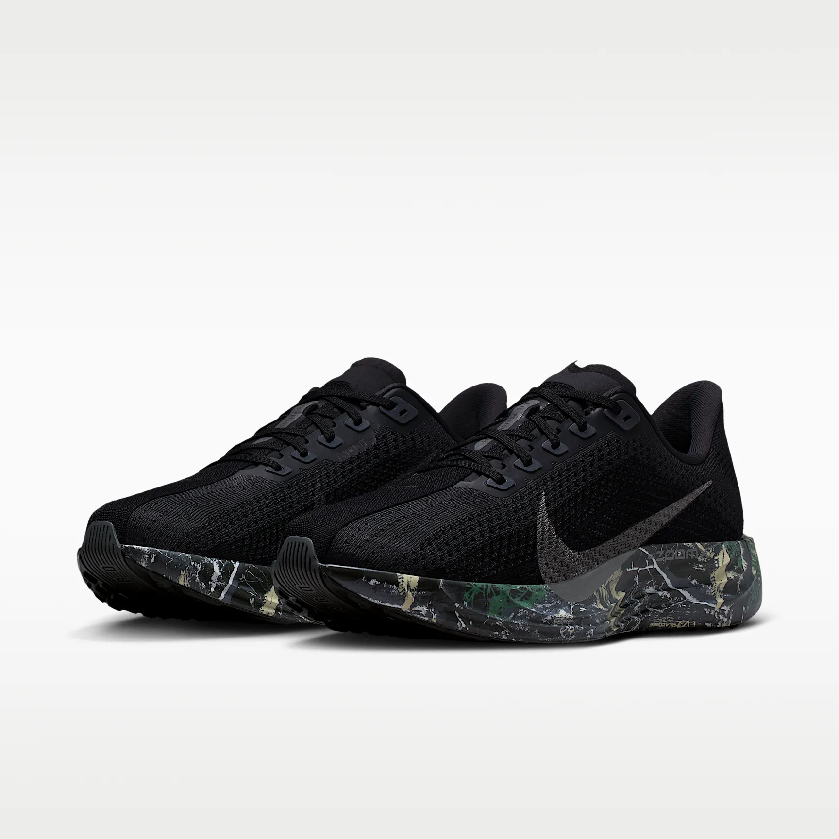 000000_Nike-Pegasus-Plus_BLACK-CAMO_IM3713-001_img4