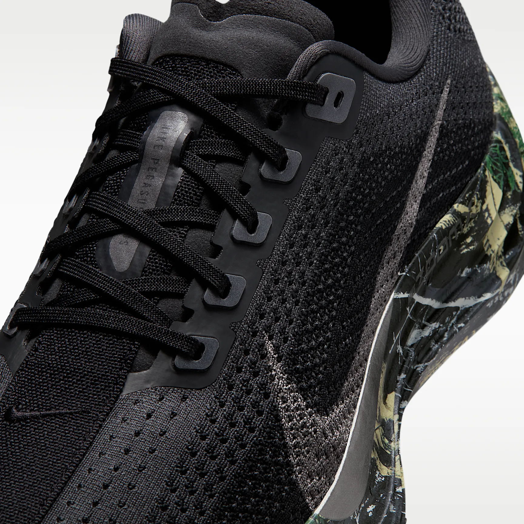 000000_Nike-Pegasus-Plus_BLACK-CAMO_IM3713-001_img6