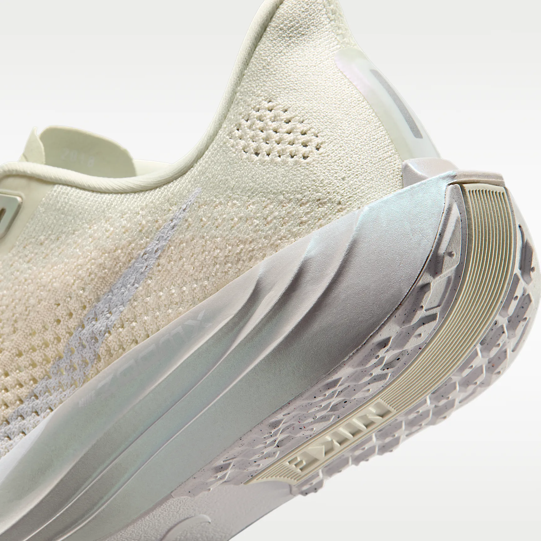 B5B3A6_Nike-Pegasus-Plus-WMNS_SEA-GLASS_IO9912-001_img7