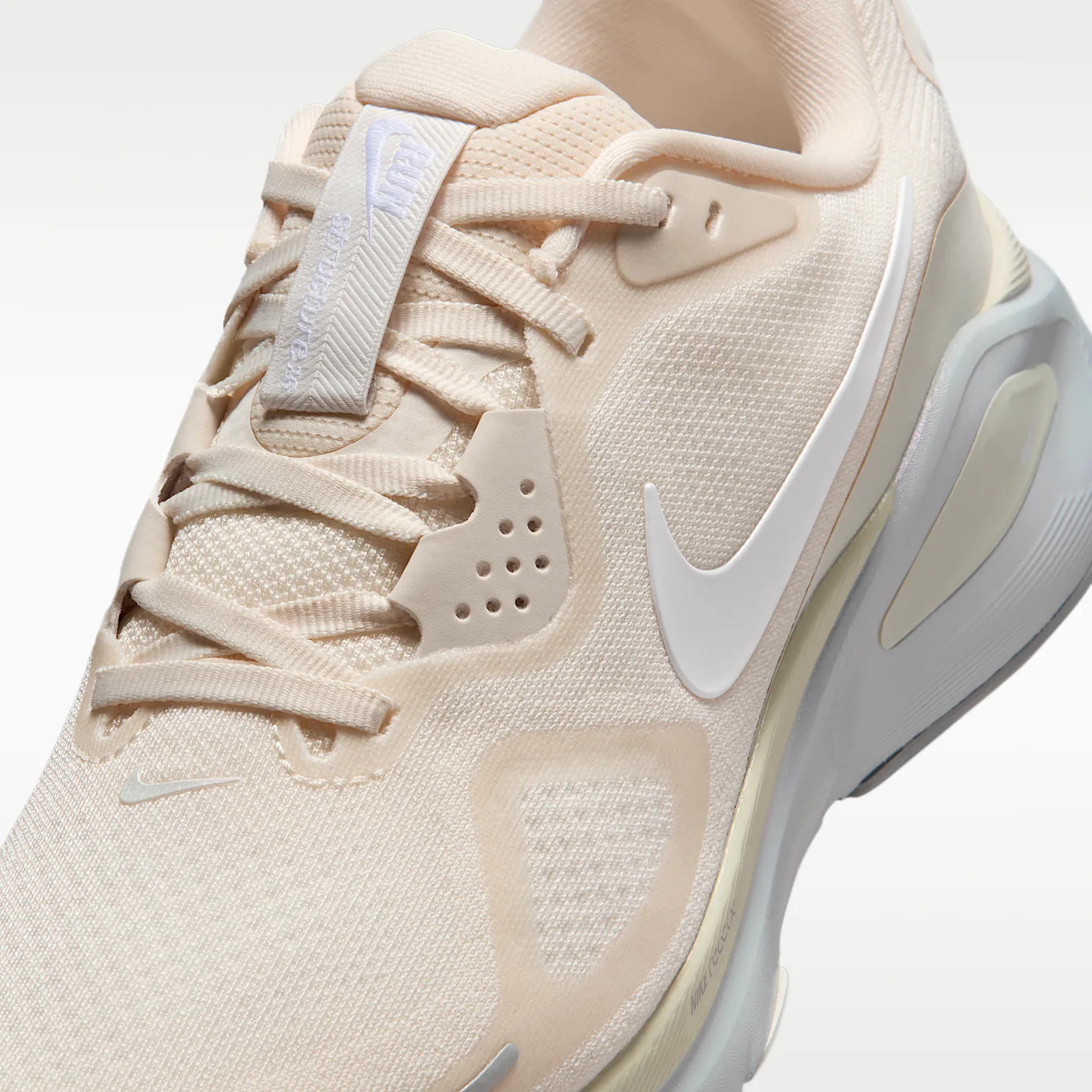 E0D1C0_Nike-Structure-26-WMNS_CHALK-SEA-GLASS_IO9917-100_img6