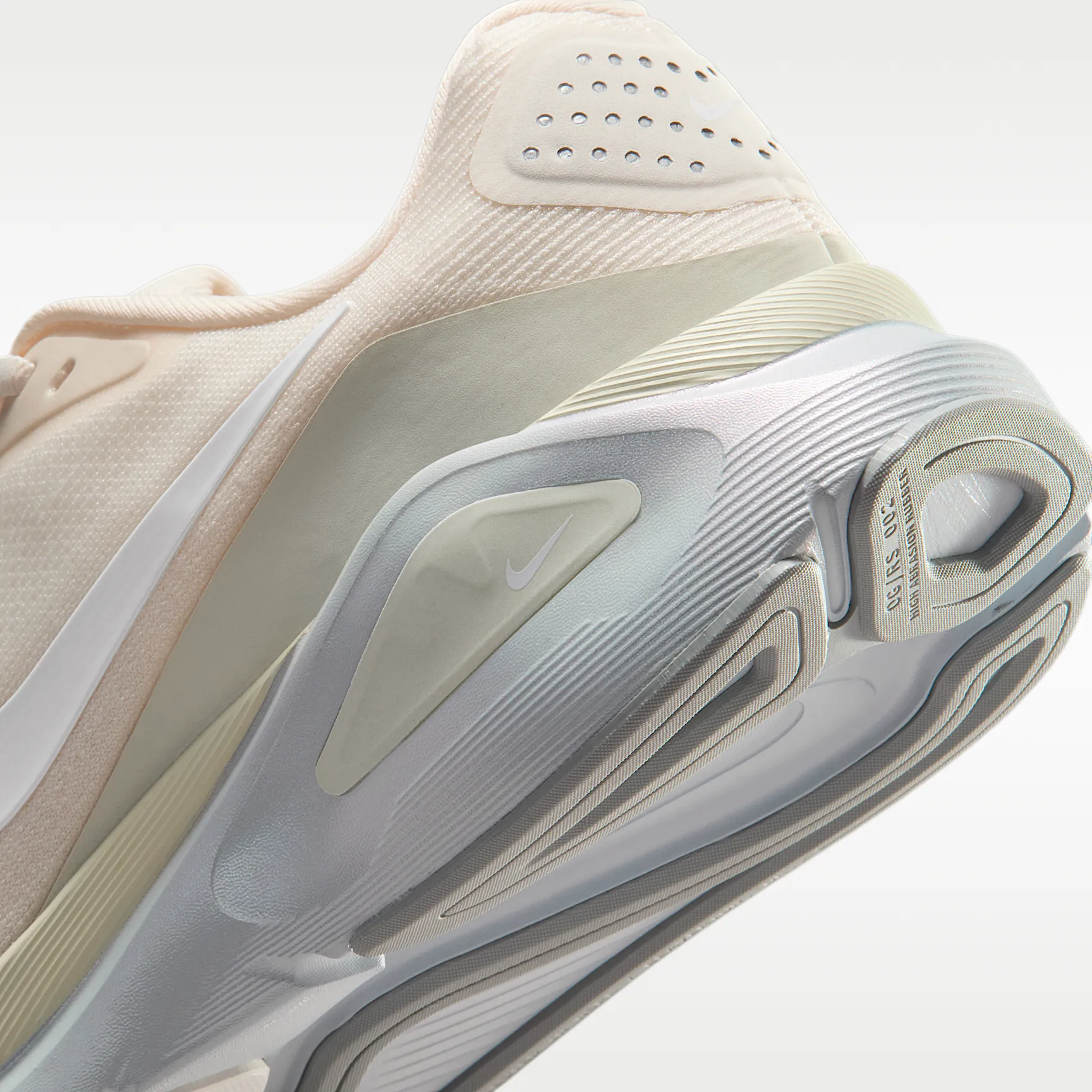 E0D1C0_Nike-Structure-26-WMNS_CHALK-SEA-GLASS_IO9917-100_img7