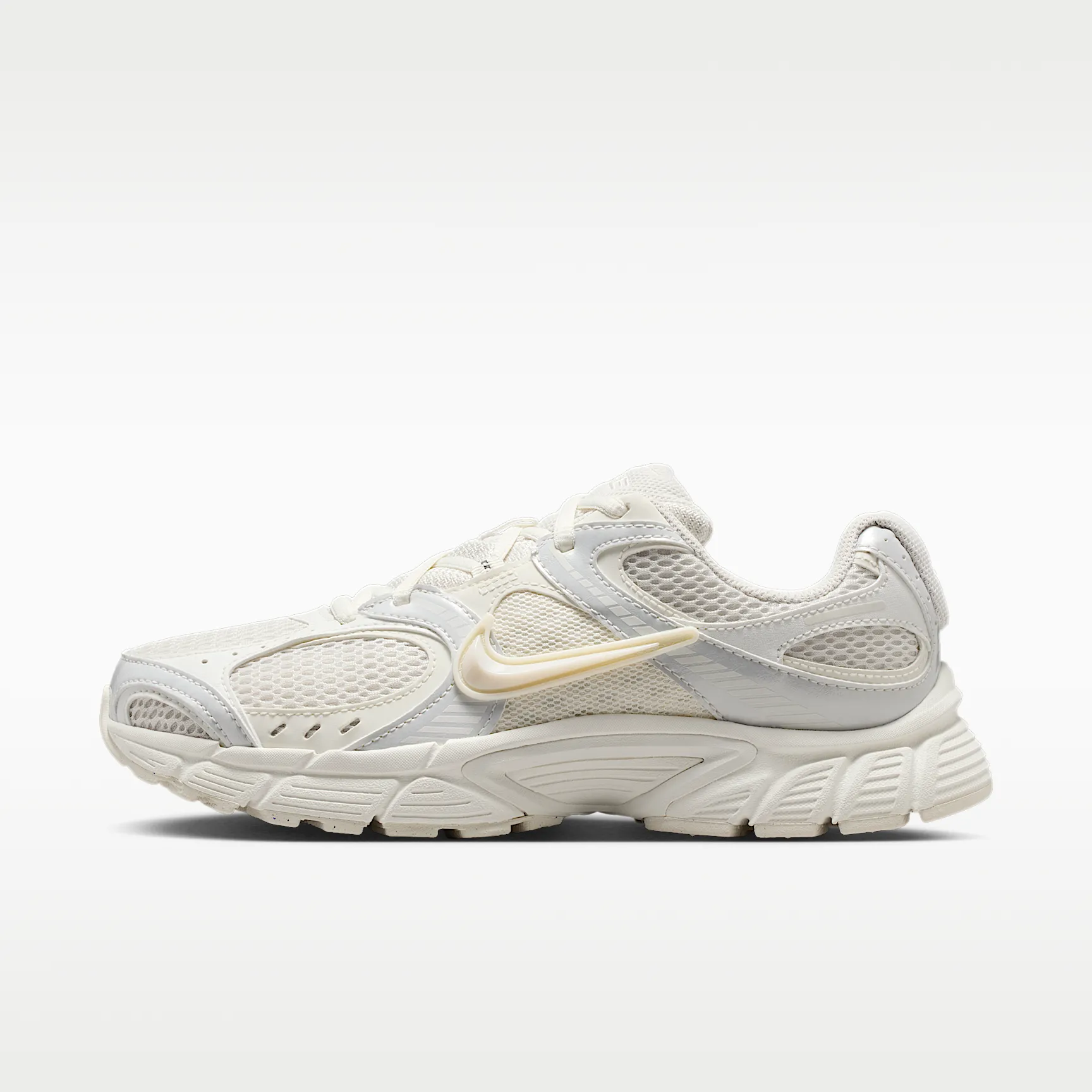 D2CDC5_Nike-V5-RNR-WMNS_PHANTOM-SAIL_IQ0276-030_img0