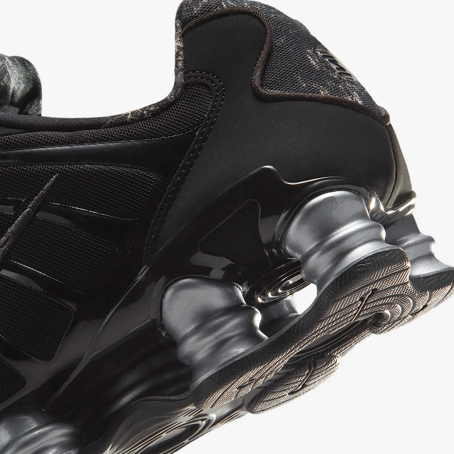 000000_Nike-Shox-TL-WMNS_BLACK-METALLIC-COOL-GREY_IQ0299-010_img7