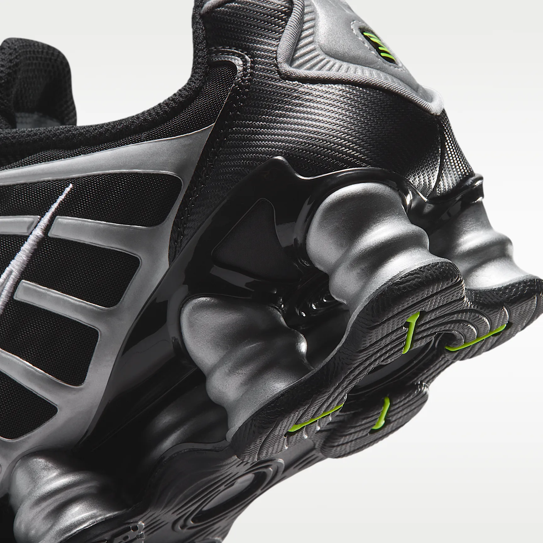 000000_Nike-Shox-TL-GS_BLACK-METALLIC-SILVER_IQ0314-010_img7