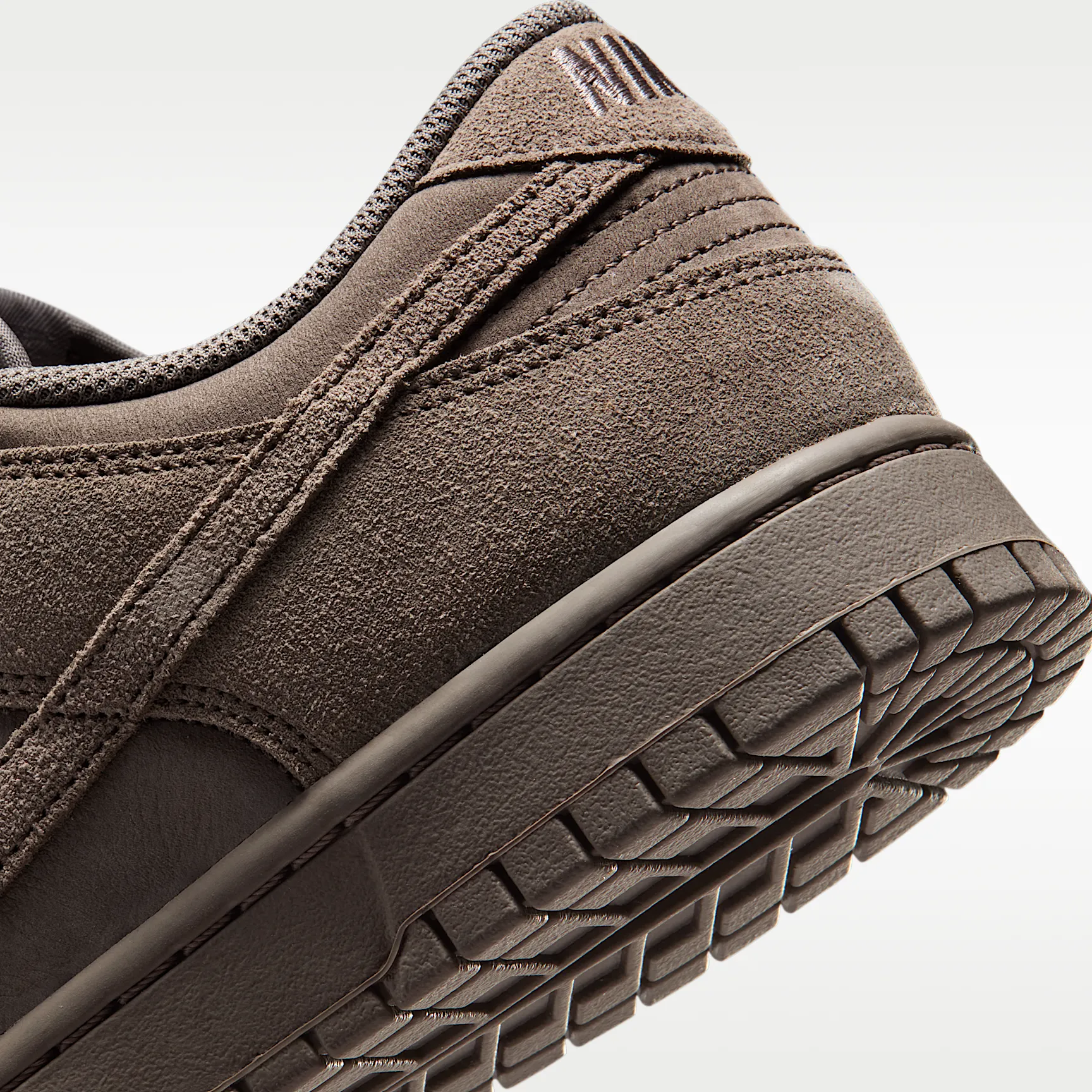 8C796D_Nike-Dunk-Low-Retro-SE_CAVE-STONE_IB6651-200_img7