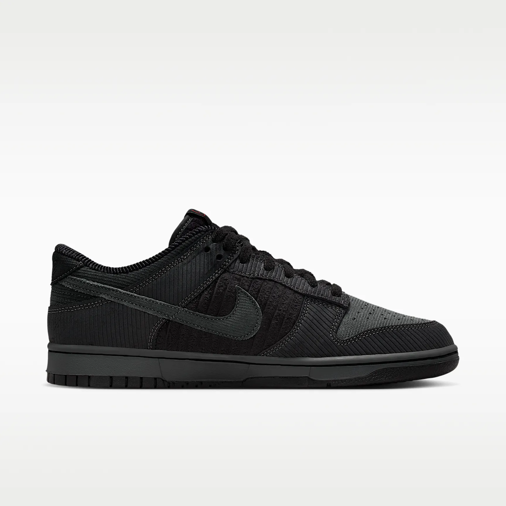 000000_Nike-Dunk-Low-Retro-Premium_BLACK-CORDUROY_IB7746-001_img2