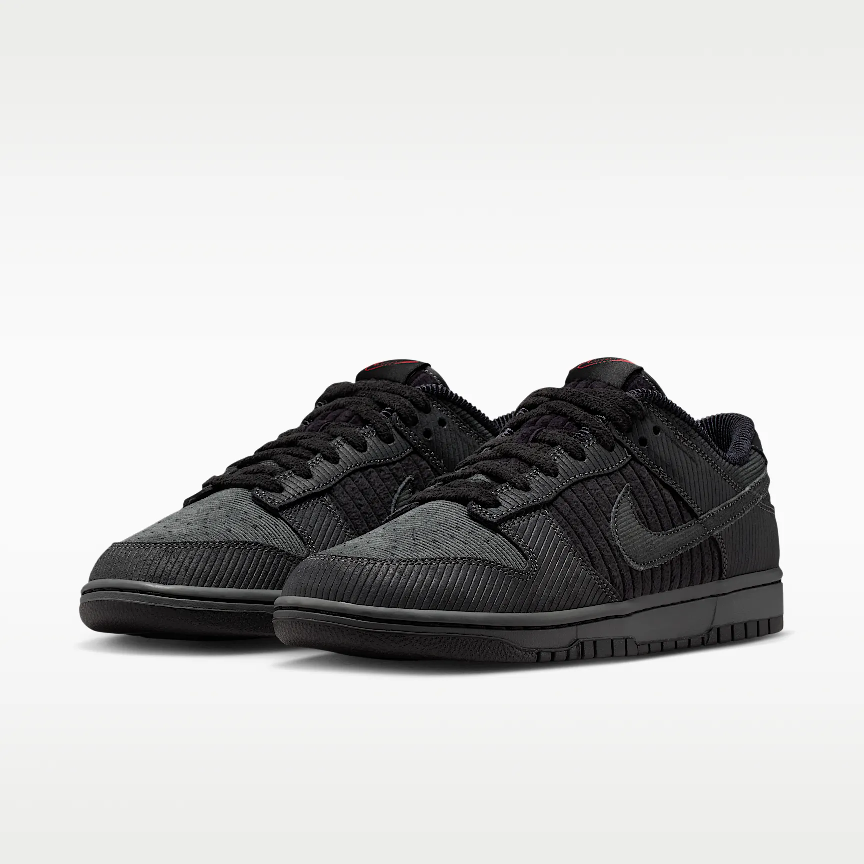 000000_Nike-Dunk-Low-Retro-Premium_BLACK-CORDUROY_IB7746-001_img4
