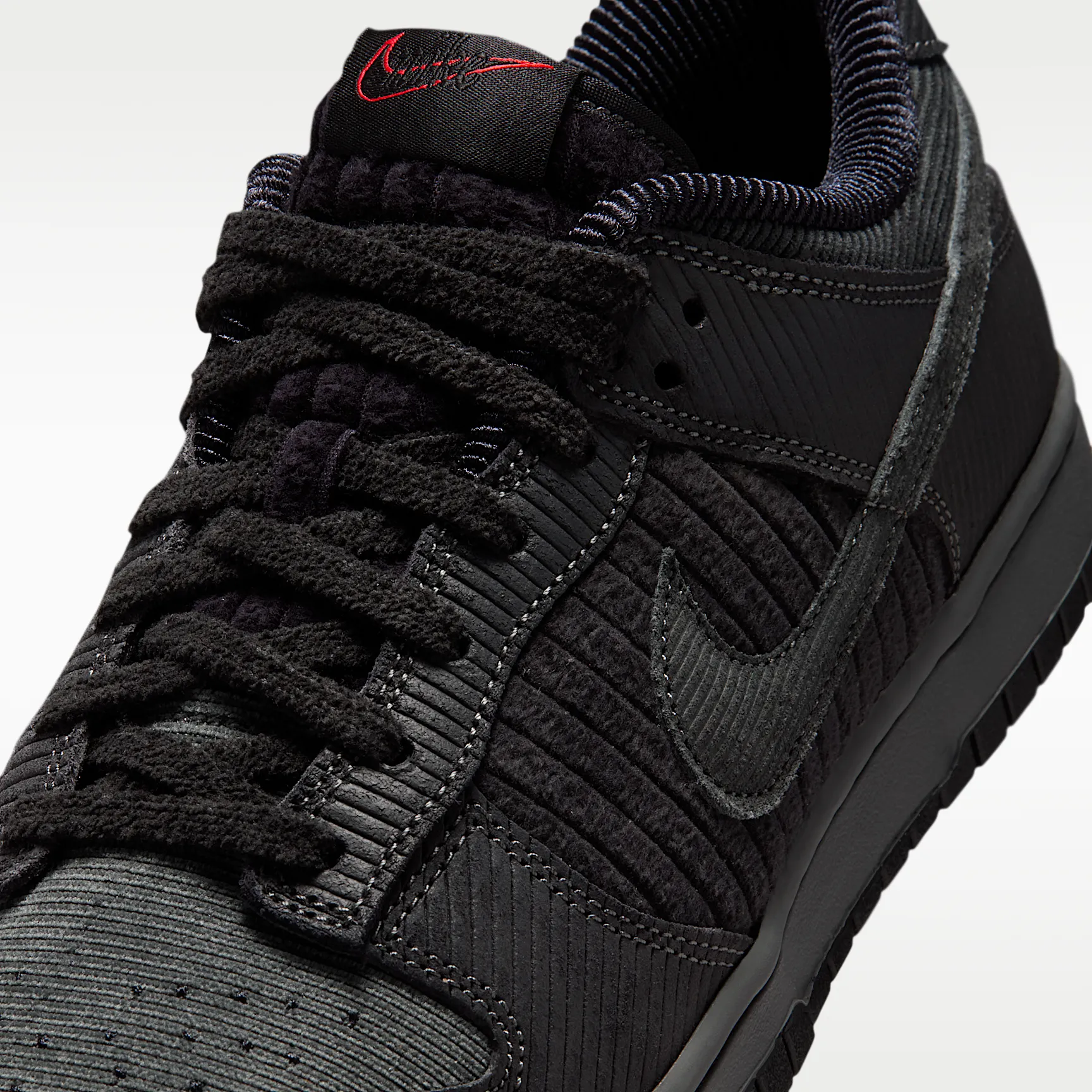 000000_Nike-Dunk-Low-Retro-Premium_BLACK-CORDUROY_IB7746-001_img6