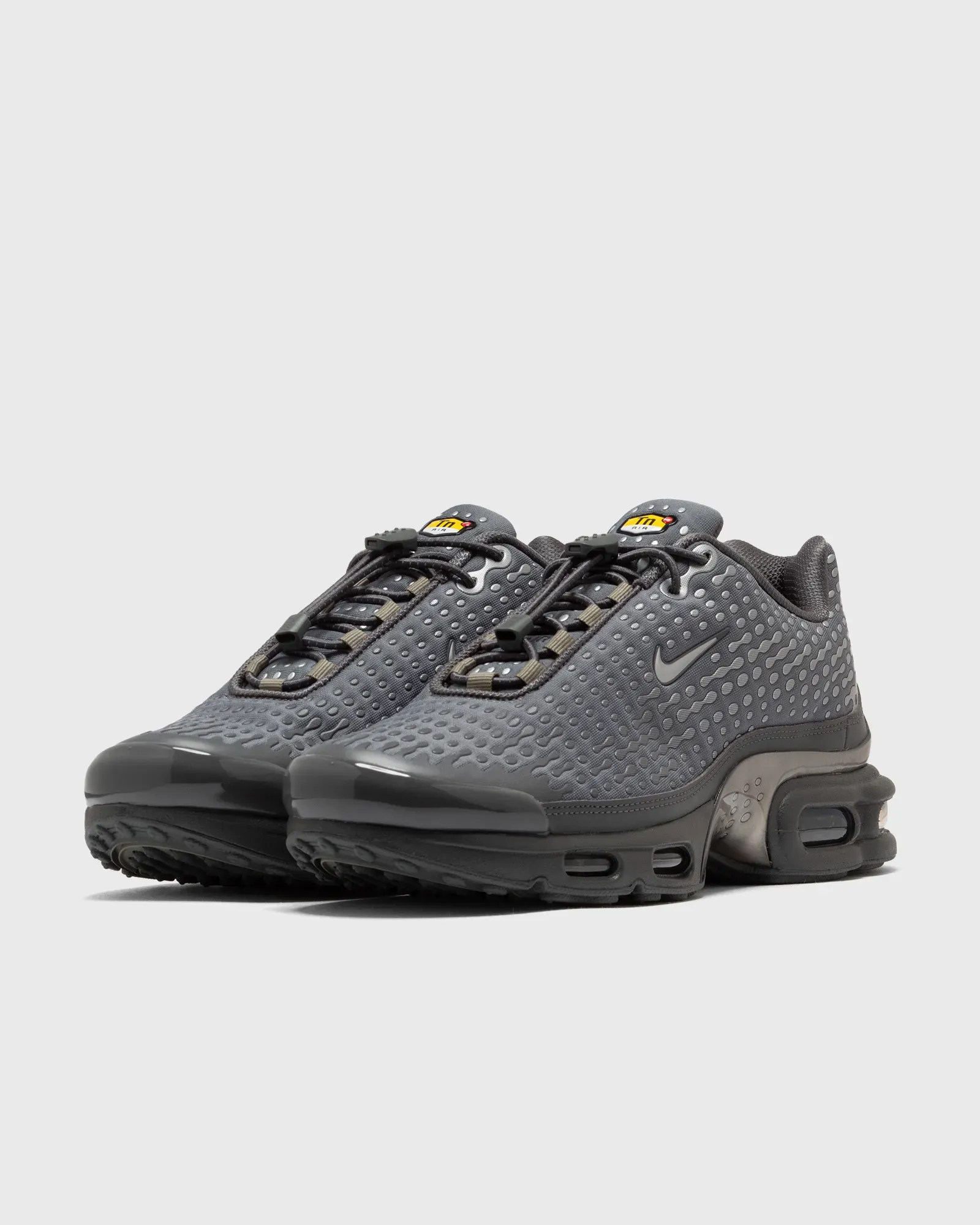 83878F_Nike-Air-Max-Plus-VII_IRON-GREY_IQ0282-084_img1