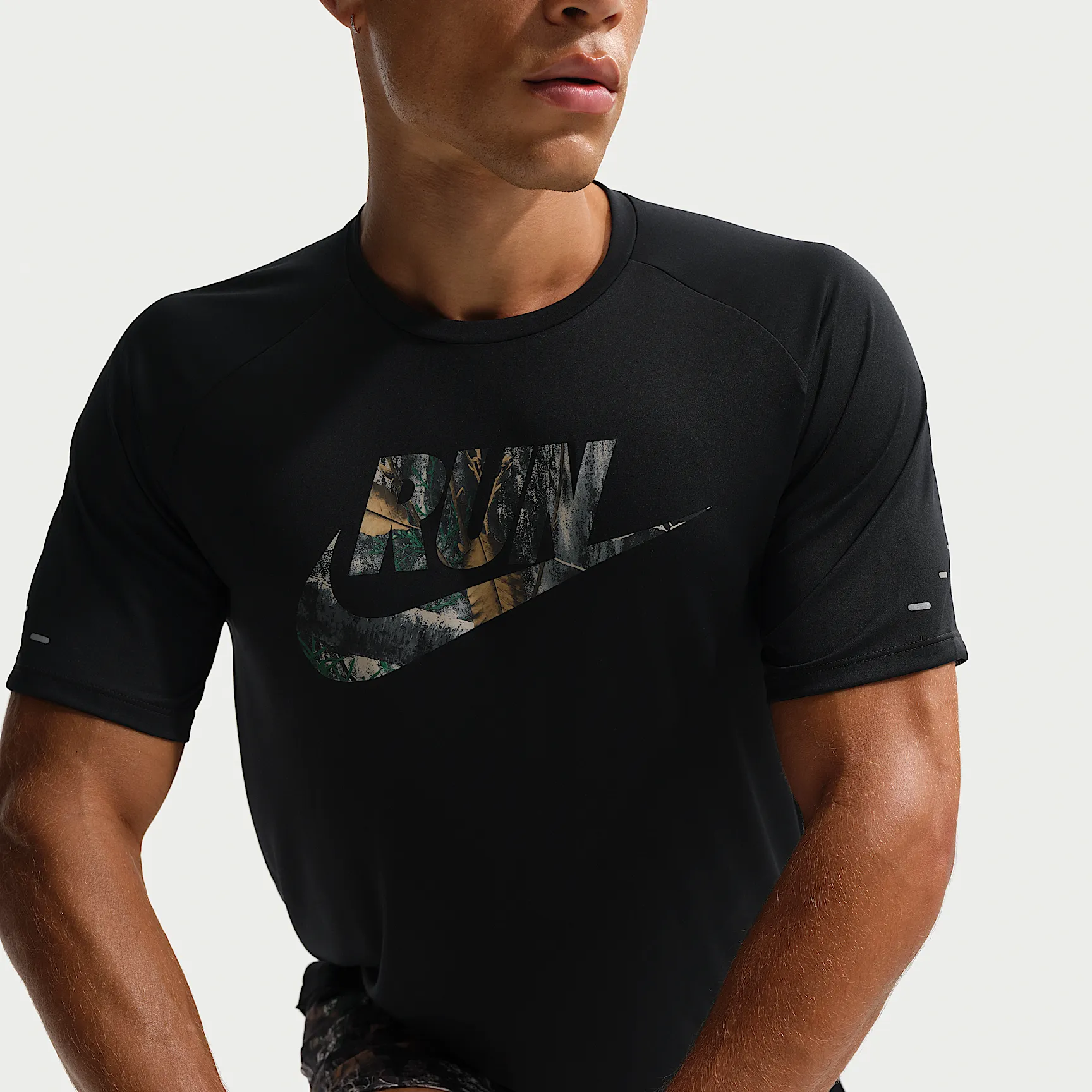 000000_Nike-Stride-Dri-FIT-Running-T-Shirt_REALTREE-CAMO_IO7980-010_img2