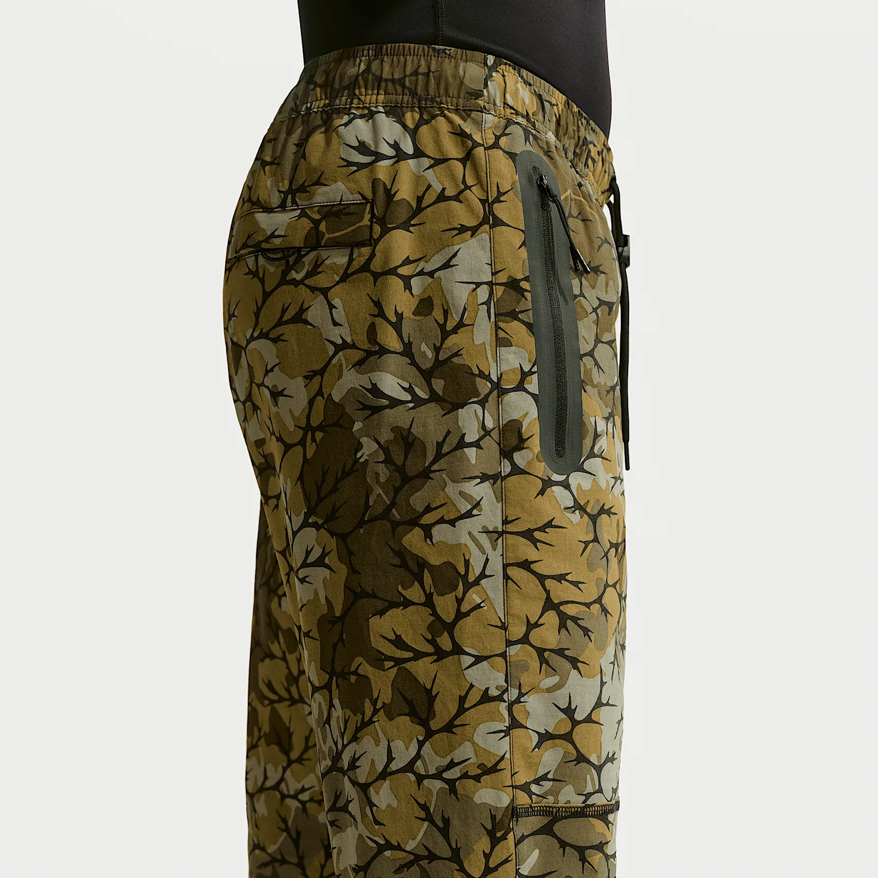 655529_Nike-Tech-Dri-FIT-Open-Hem-Pants_CAMO_IF0907-368_img2