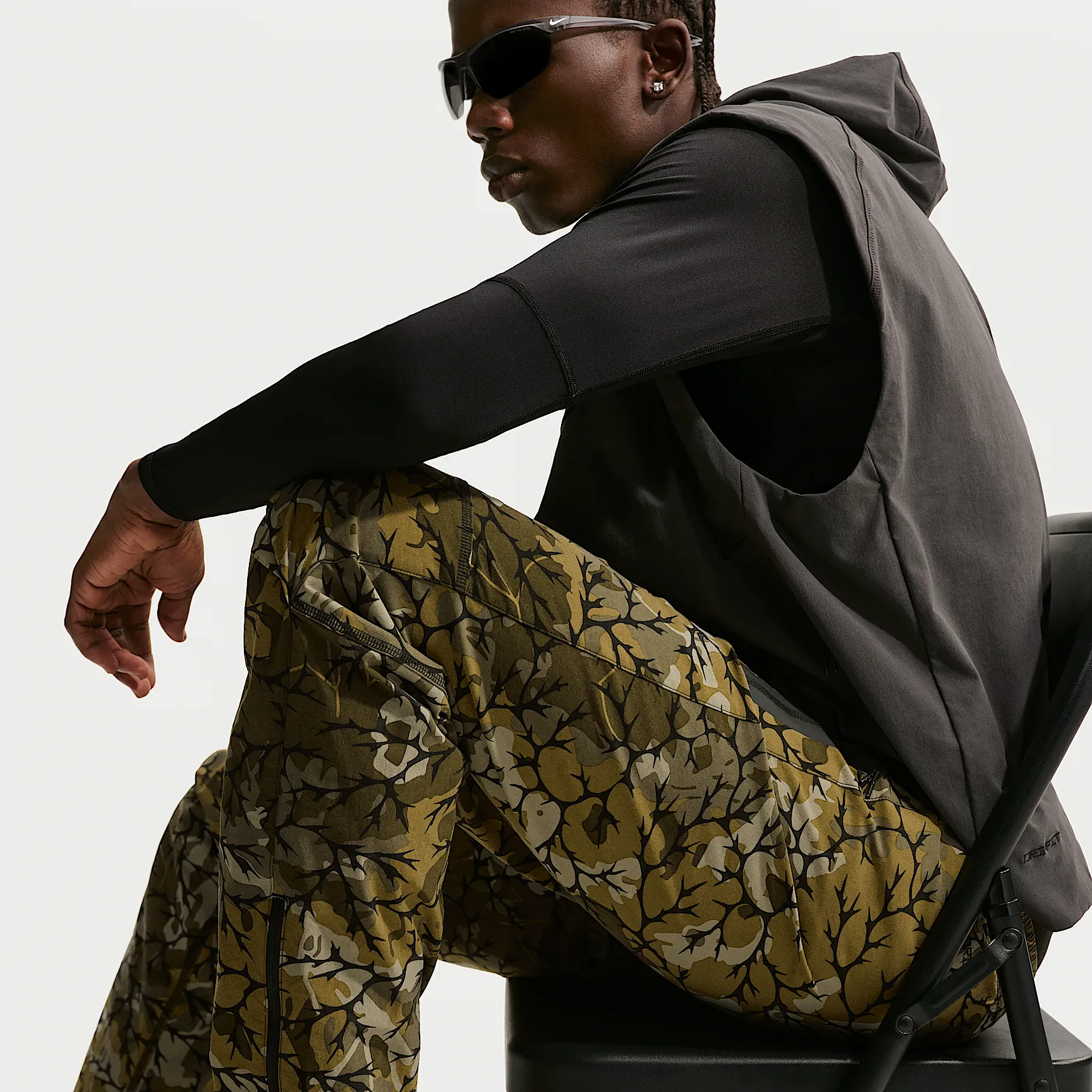 655529_Nike-Tech-Dri-FIT-Open-Hem-Pants_CAMO_IF0907-368_img3