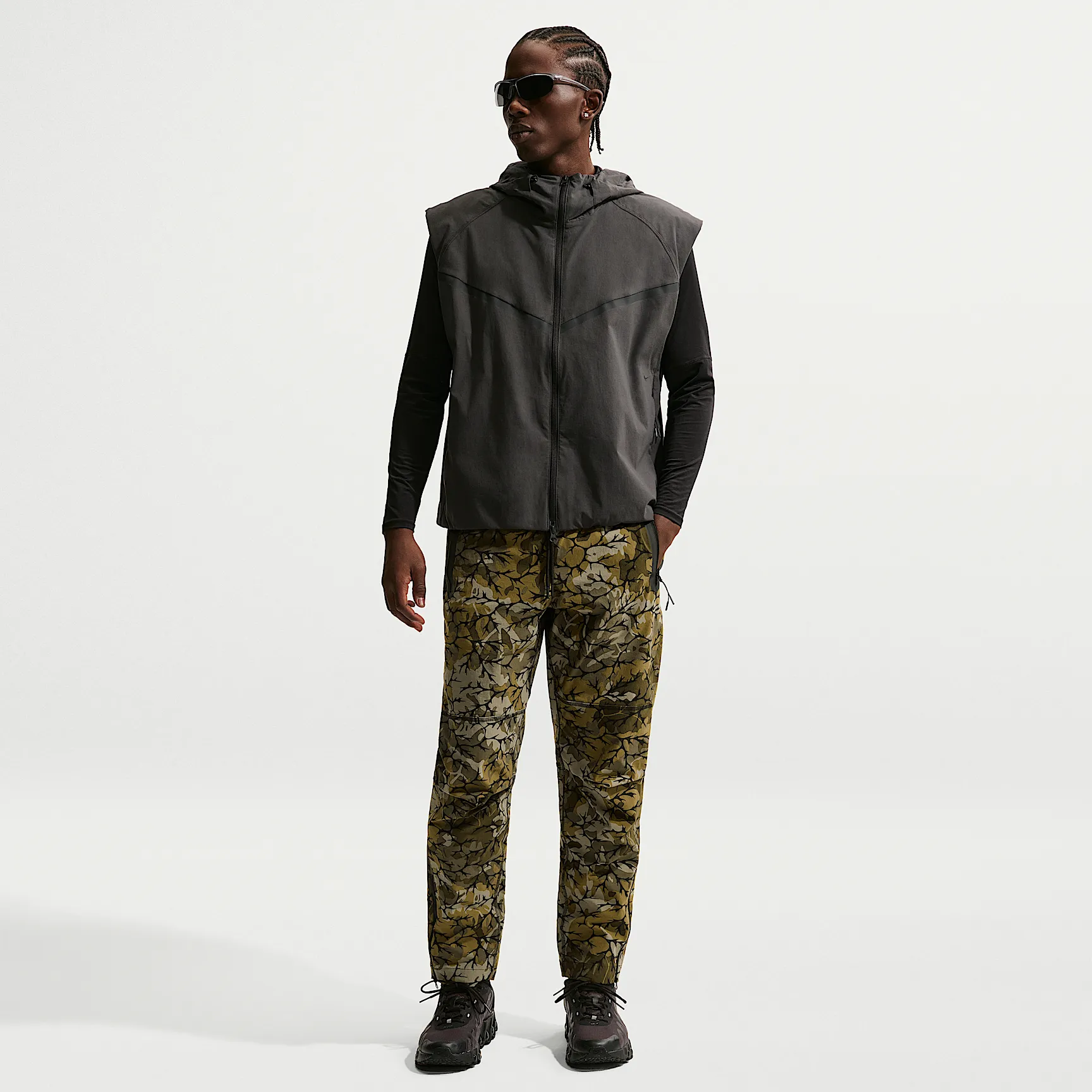 655529_Nike-Tech-Dri-FIT-Open-Hem-Pants_CAMO_IF0907-368_img0