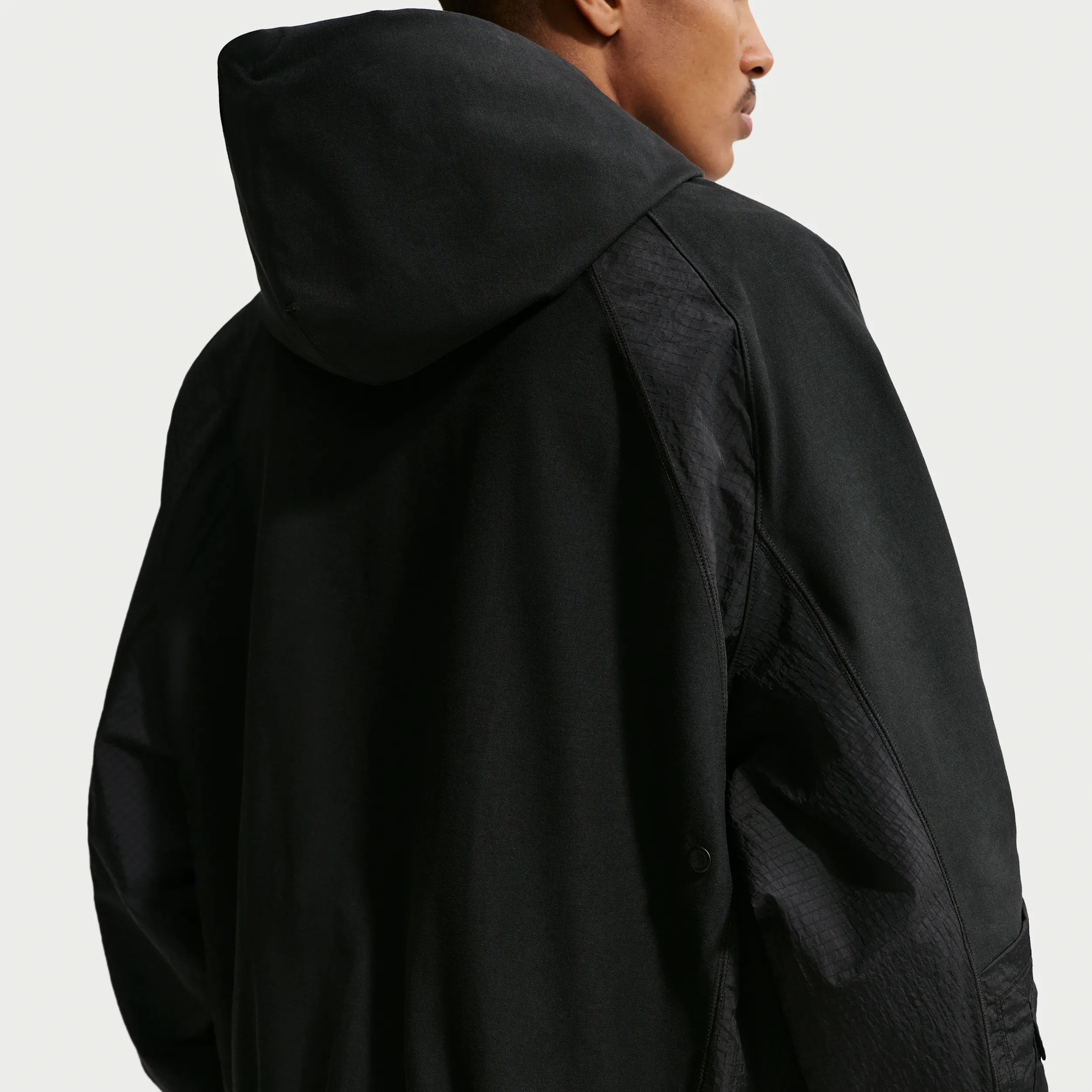 1F1F1F_Nike-Tech-Dri-FIT-Utility-Hoodie_BLACK_IF1341-010_img2