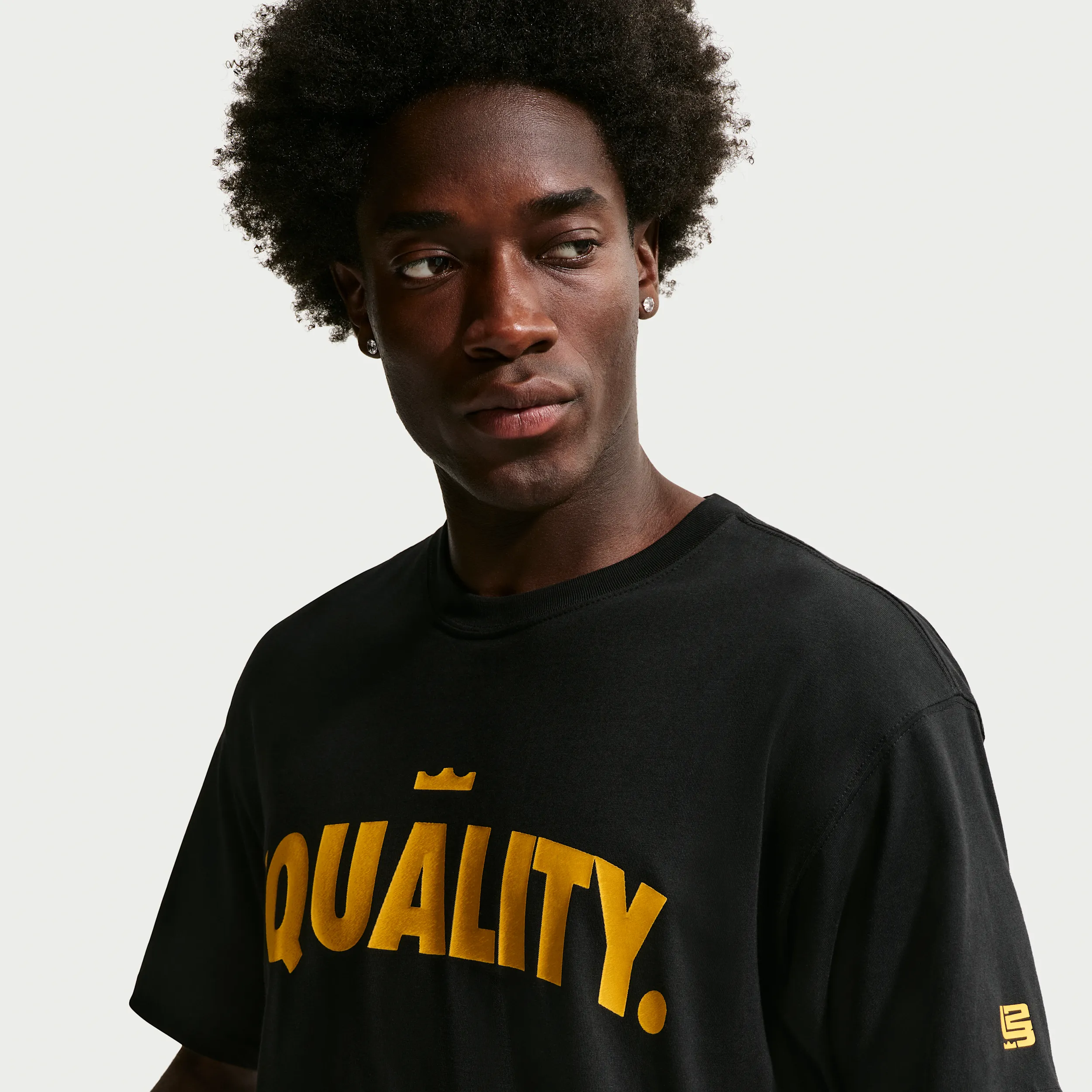 1F1F1F_Nike-Lebron-Basketball-T-Shirt_HONOR-THE-KING_IH8579-045_img3