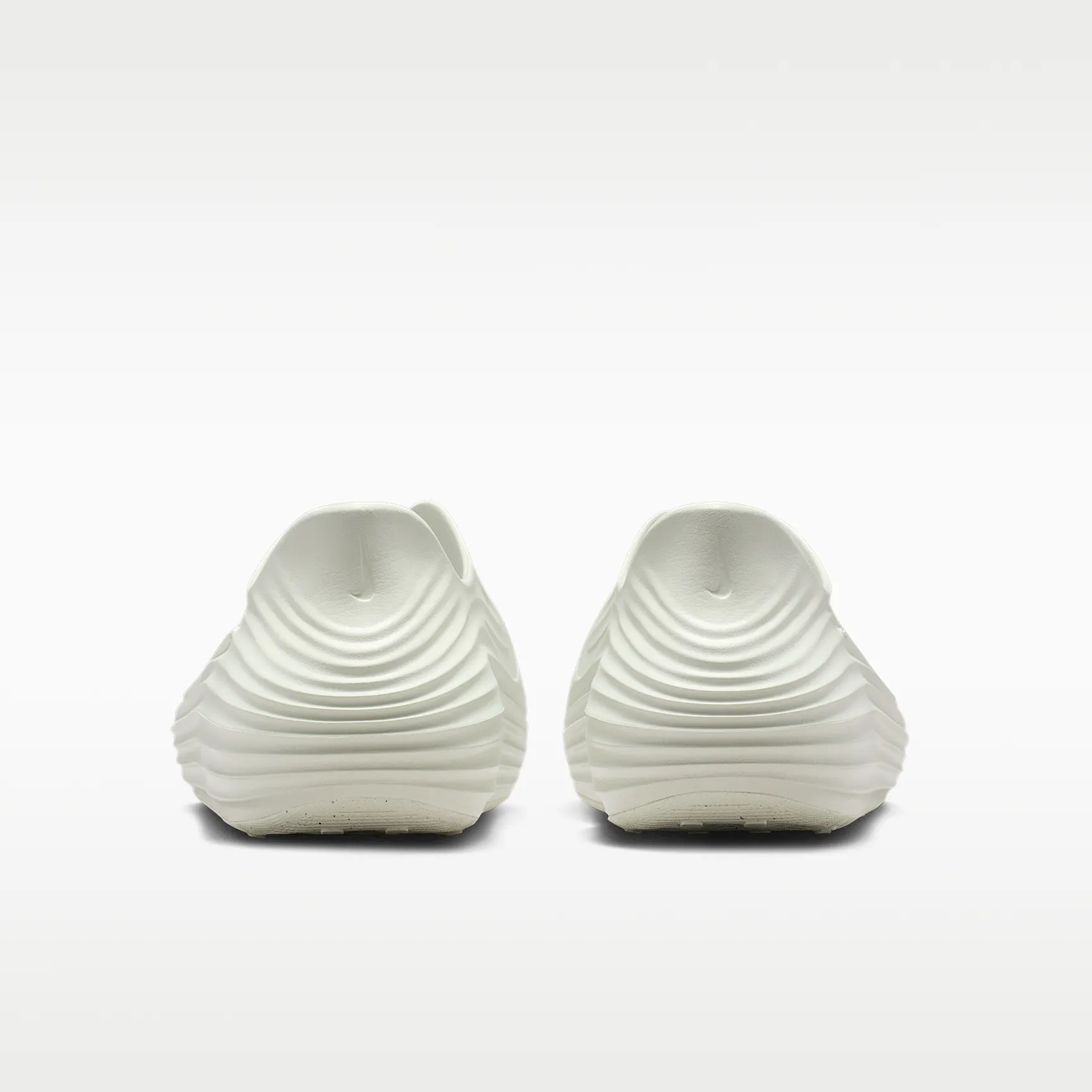 B1C4BA_Nike-ReactX-Rejuven8_SPRUCE-AURA-LIGHT-SILVER_HV5060-005_img5