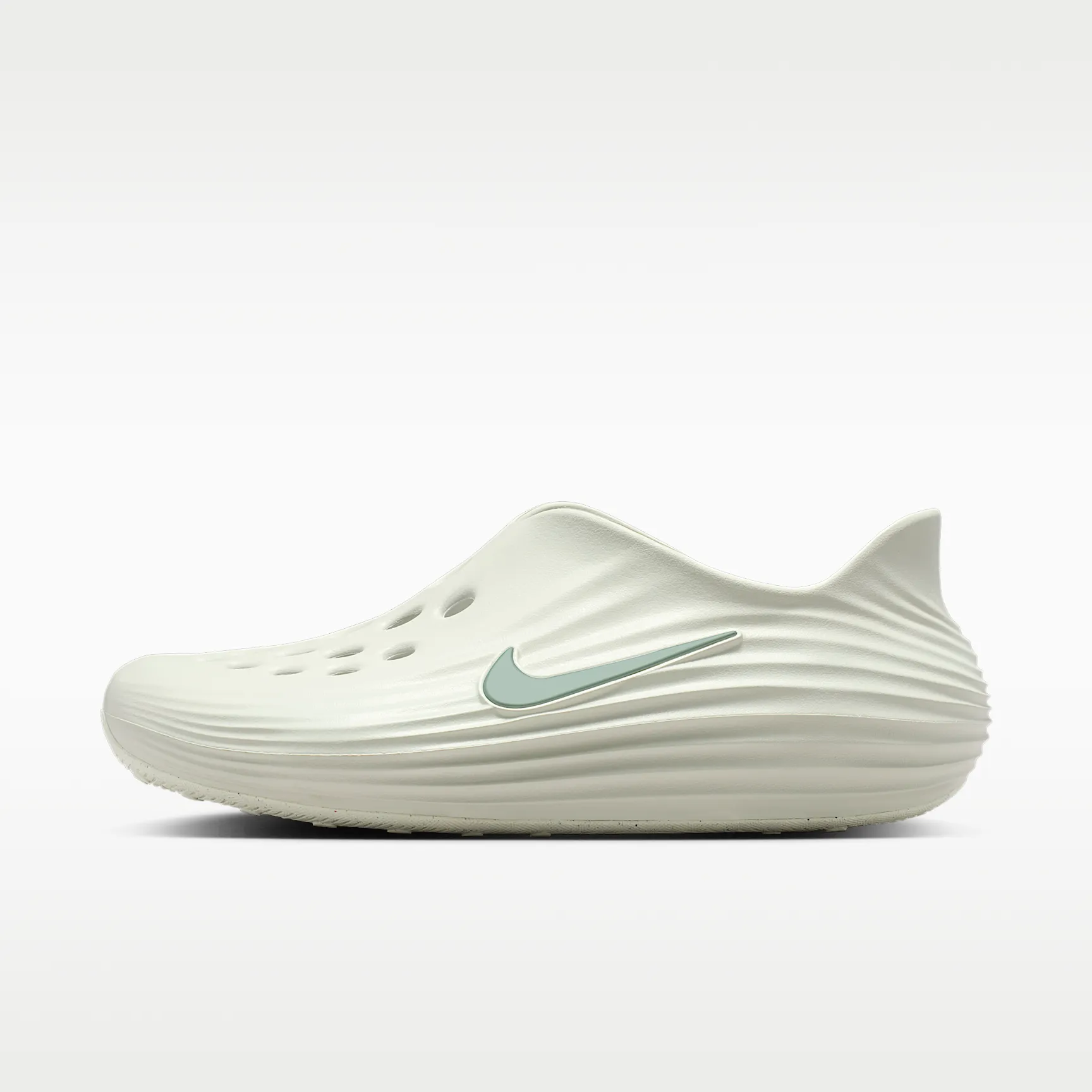B1C4BA_Nike-ReactX-Rejuven8_SPRUCE-AURA-LIGHT-SILVER_HV5060-005_img0
