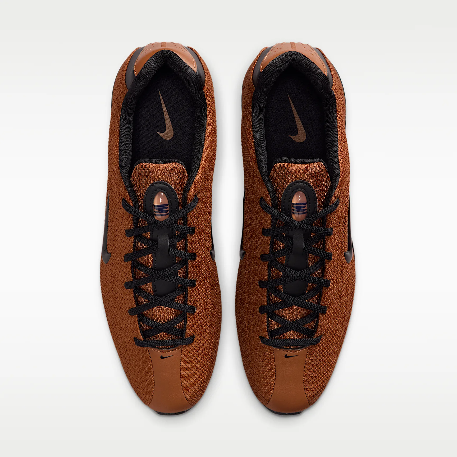 8D5033_Nike-Shox-Z-WMNS_LIGHT-BRITISH-TAN-BLACK_HQ7540-201_img3