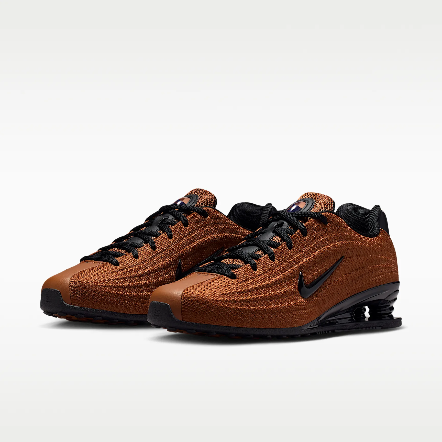 8D5033_Nike-Shox-Z-WMNS_LIGHT-BRITISH-TAN-BLACK_HQ7540-201_img4