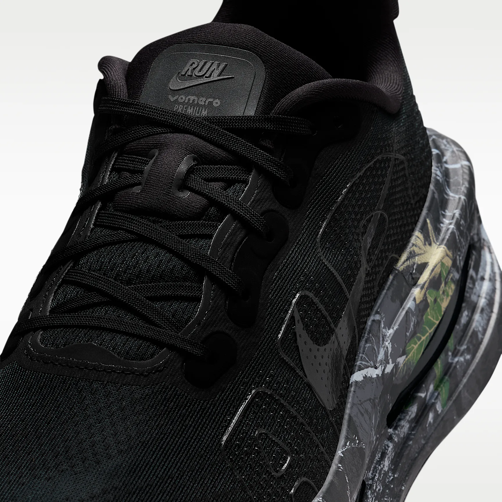 000000_Nike-Vomero-Premium_BLACK-REALTREE_IO7325-001_img6