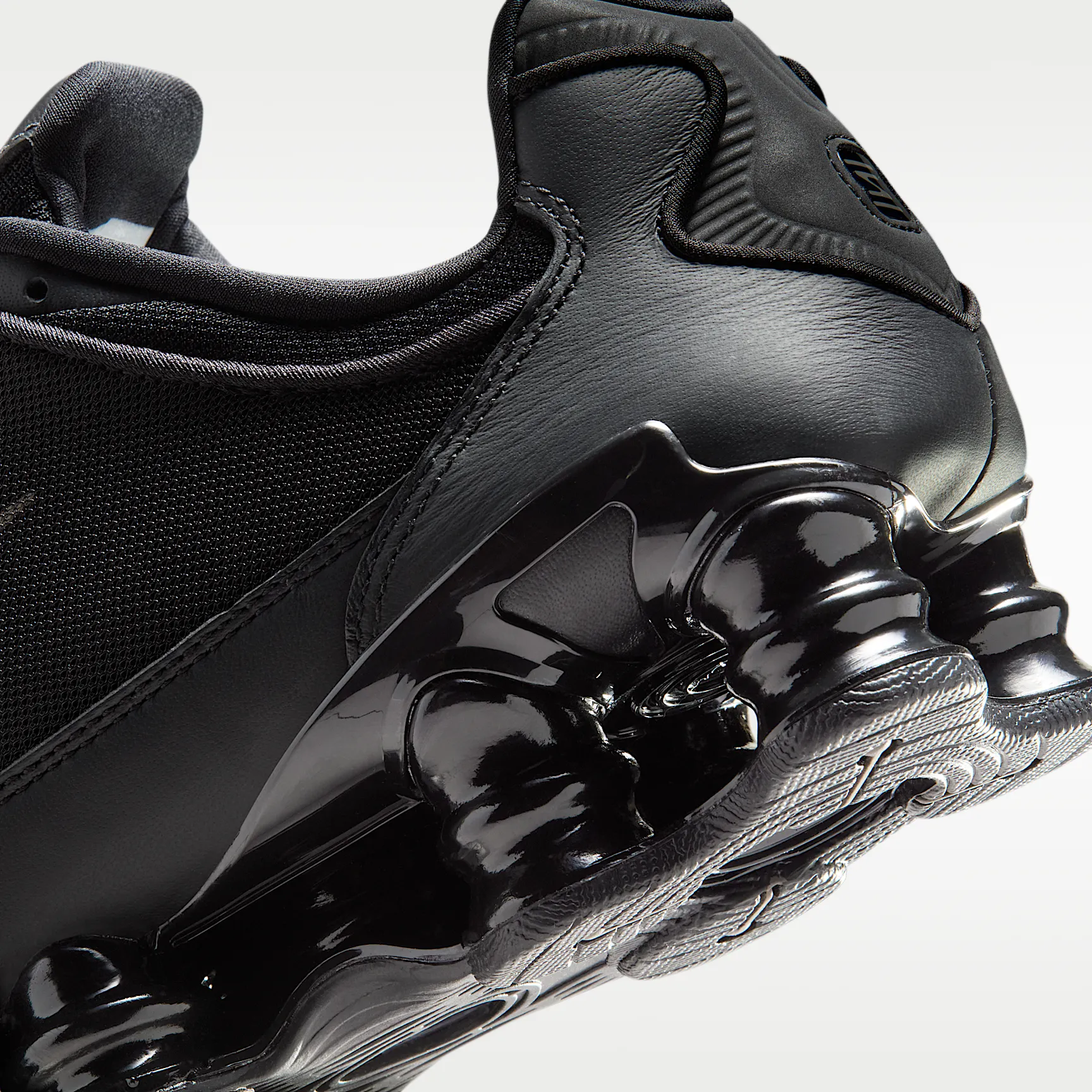 000000_Nike-Shox-TL-Zip-WMNS_BLACK-CAVE-STONE_HM9612-010_img7