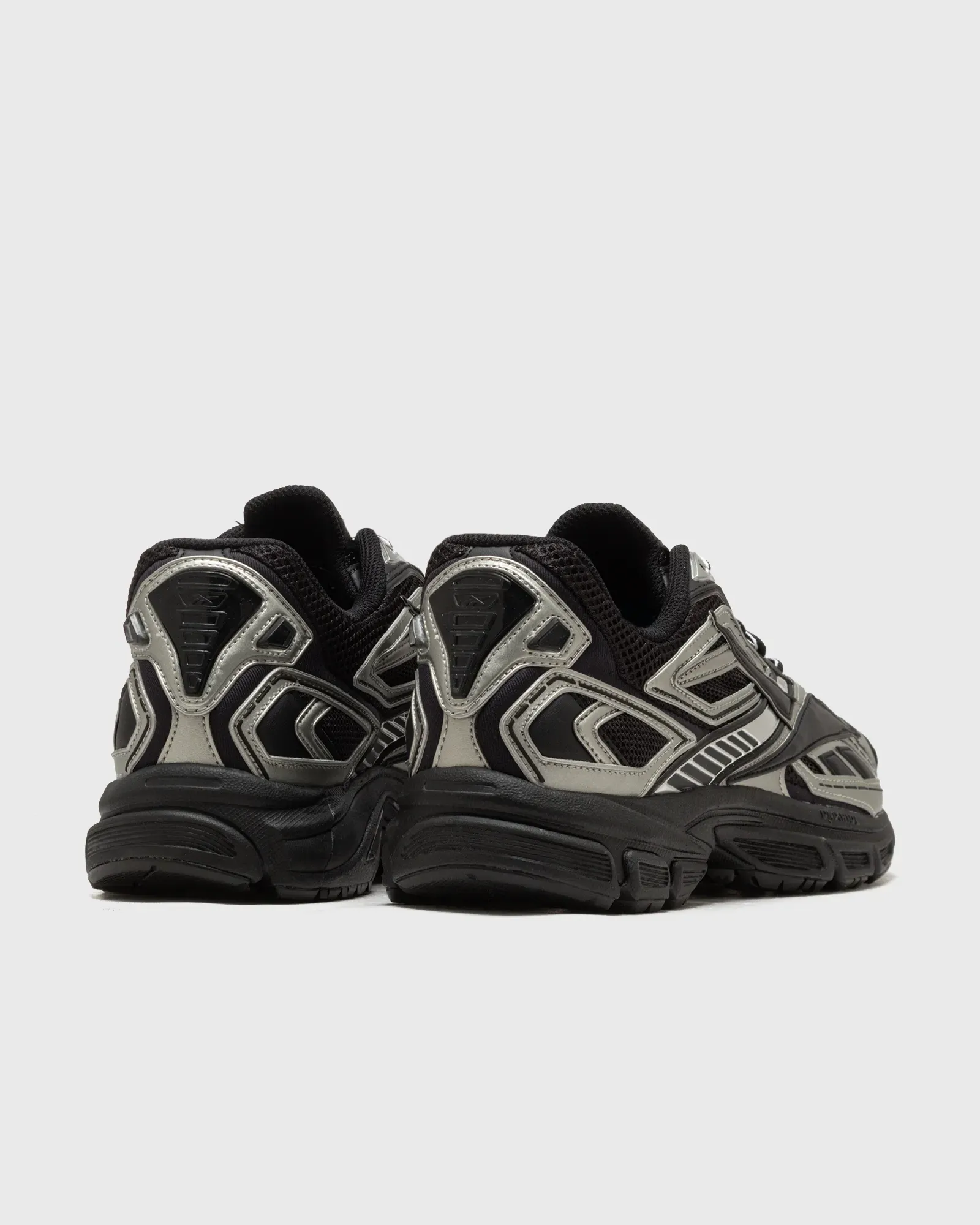 000000_Reebok-Premier-Road-Ultra_BLACK-METALLIC_100260287_img3