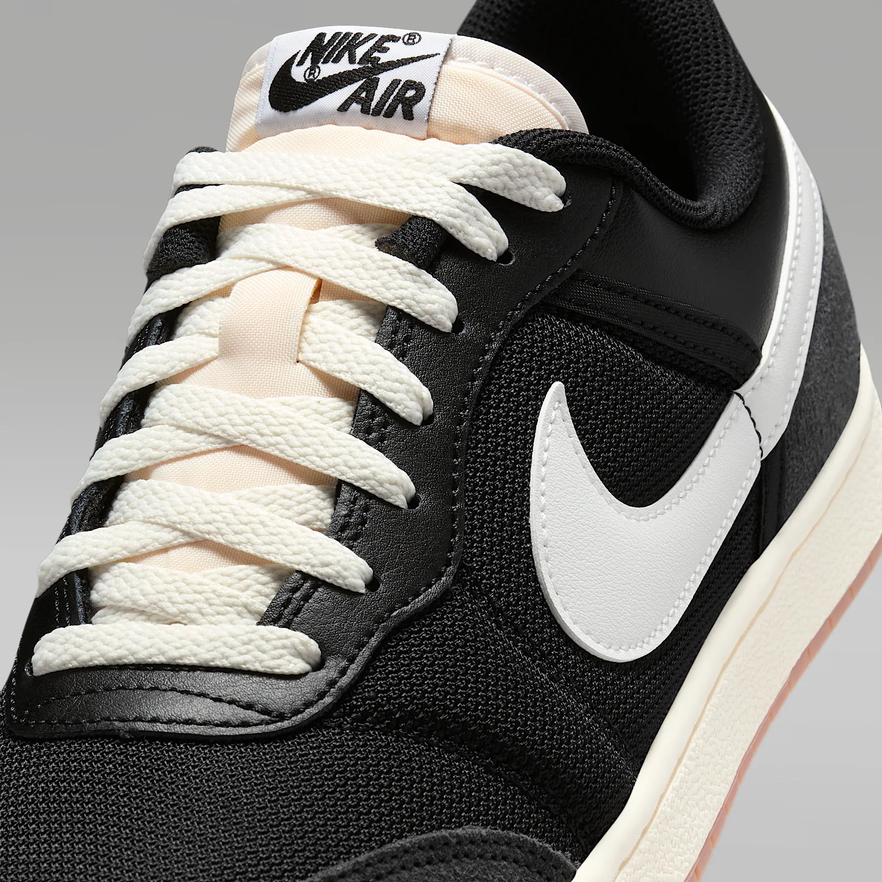 000000_Air-Jordan-Skyline-Low_BLACK-SUMMIT-WHITE_IM2055-001_img6