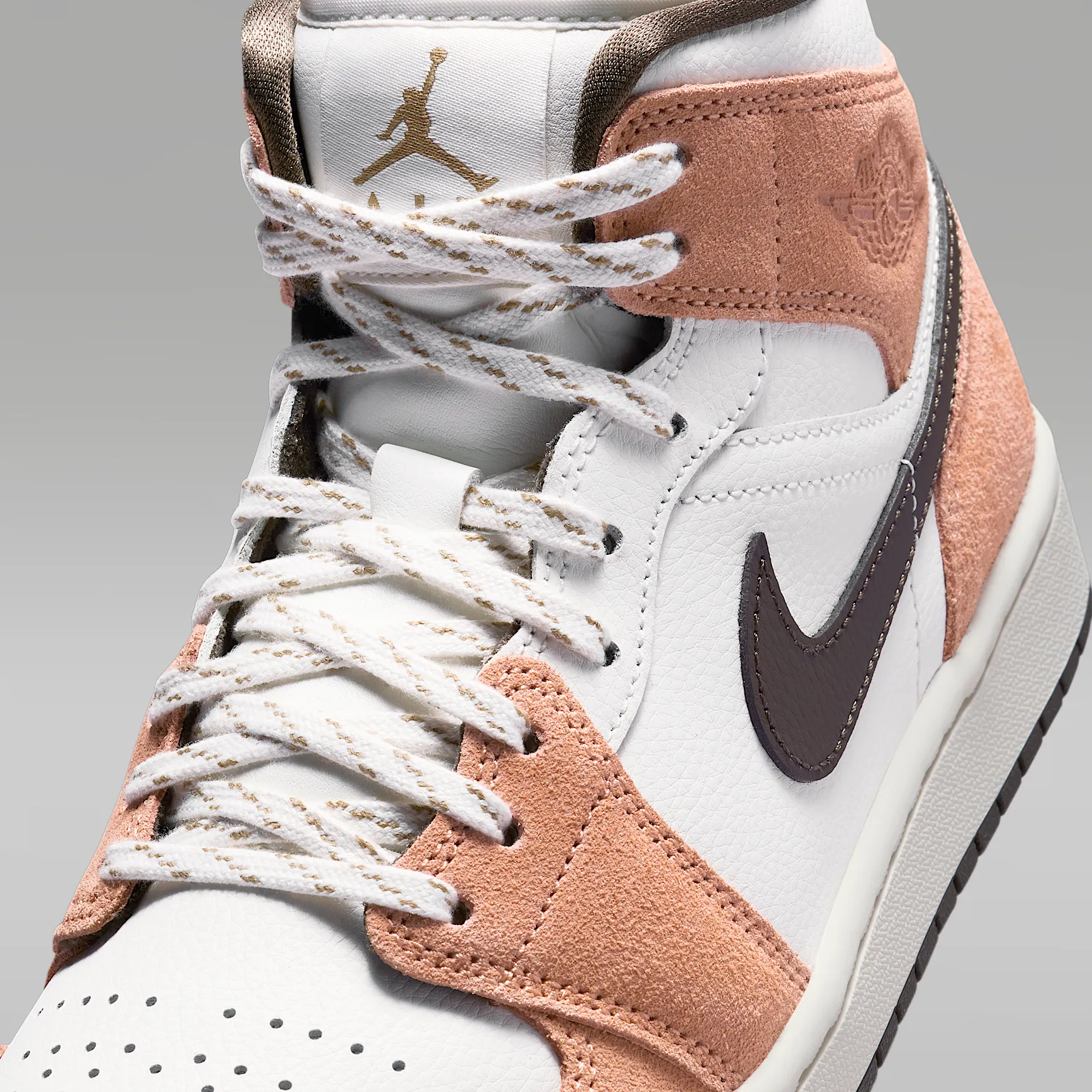 C6876F_Air-Jordan-1-Mid_LIGHT-COGNAC_IQ0306-133_img6