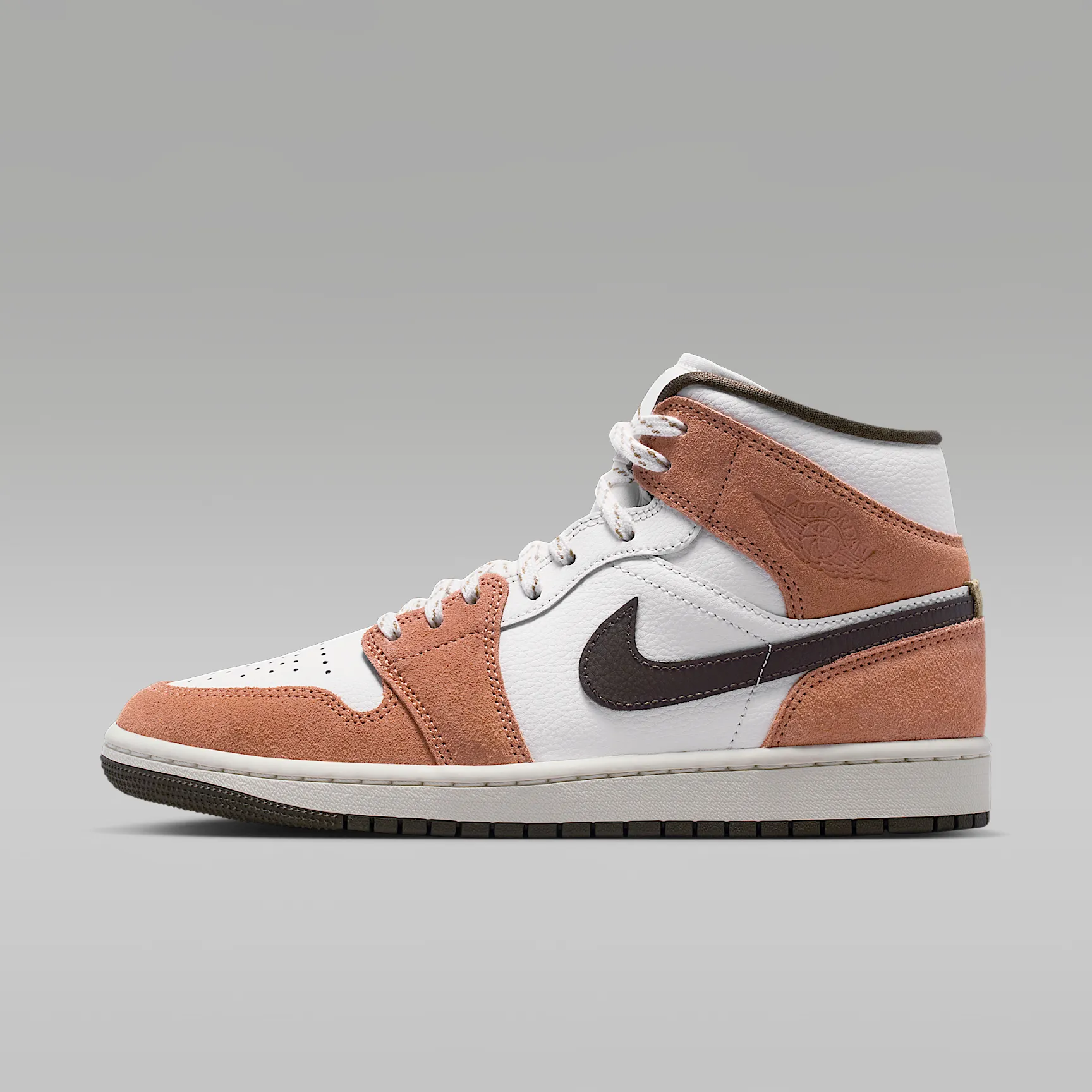 C6876F_Air-Jordan-1-Mid_LIGHT-COGNAC_IQ0306-133_img0
