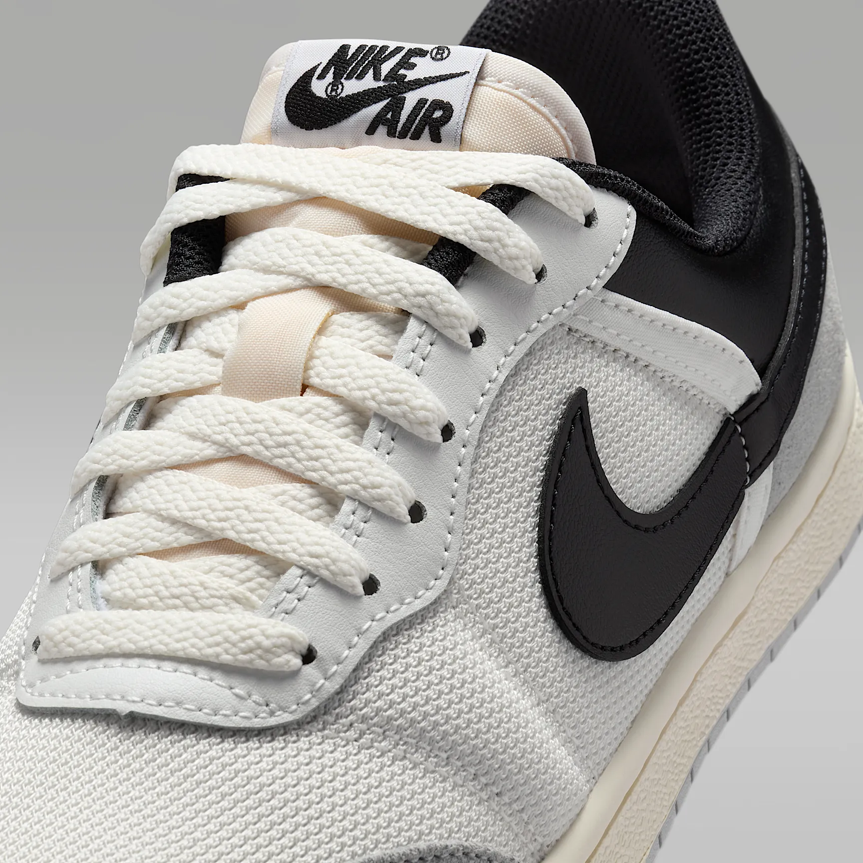 000000_Air-Jordan-Skyline-Low-WMNS_SAIL-BLACK_IQ0704-101_img6