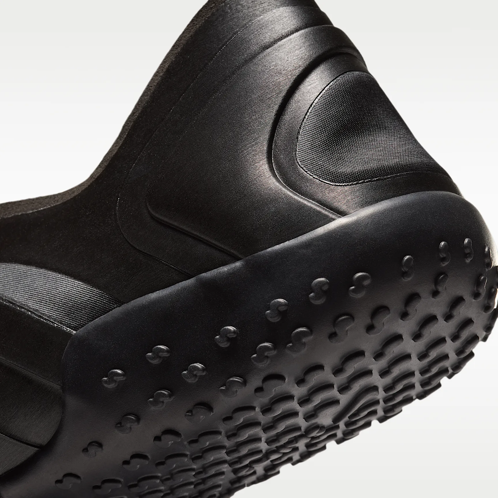 000000_NikeSKIMS-Rift-Satin_BLACK_IQ7158-001_img7