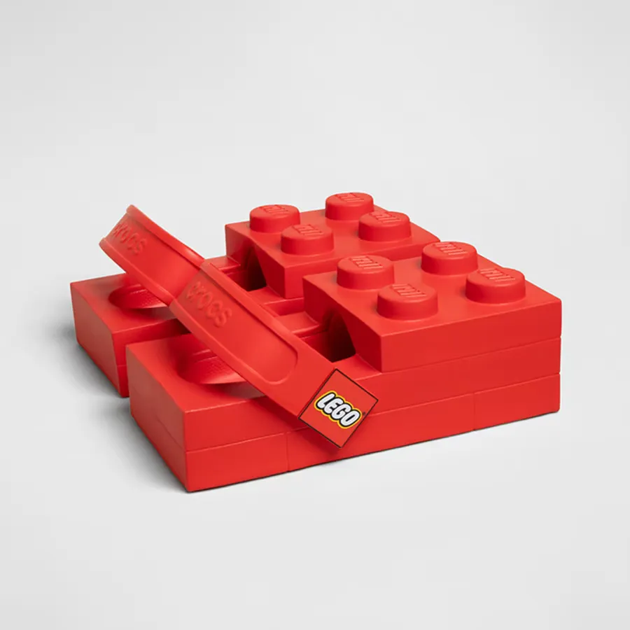 D52826_LEGO-x-Crocs-Brick-Clog_BRIGHT-RED_211719_img1