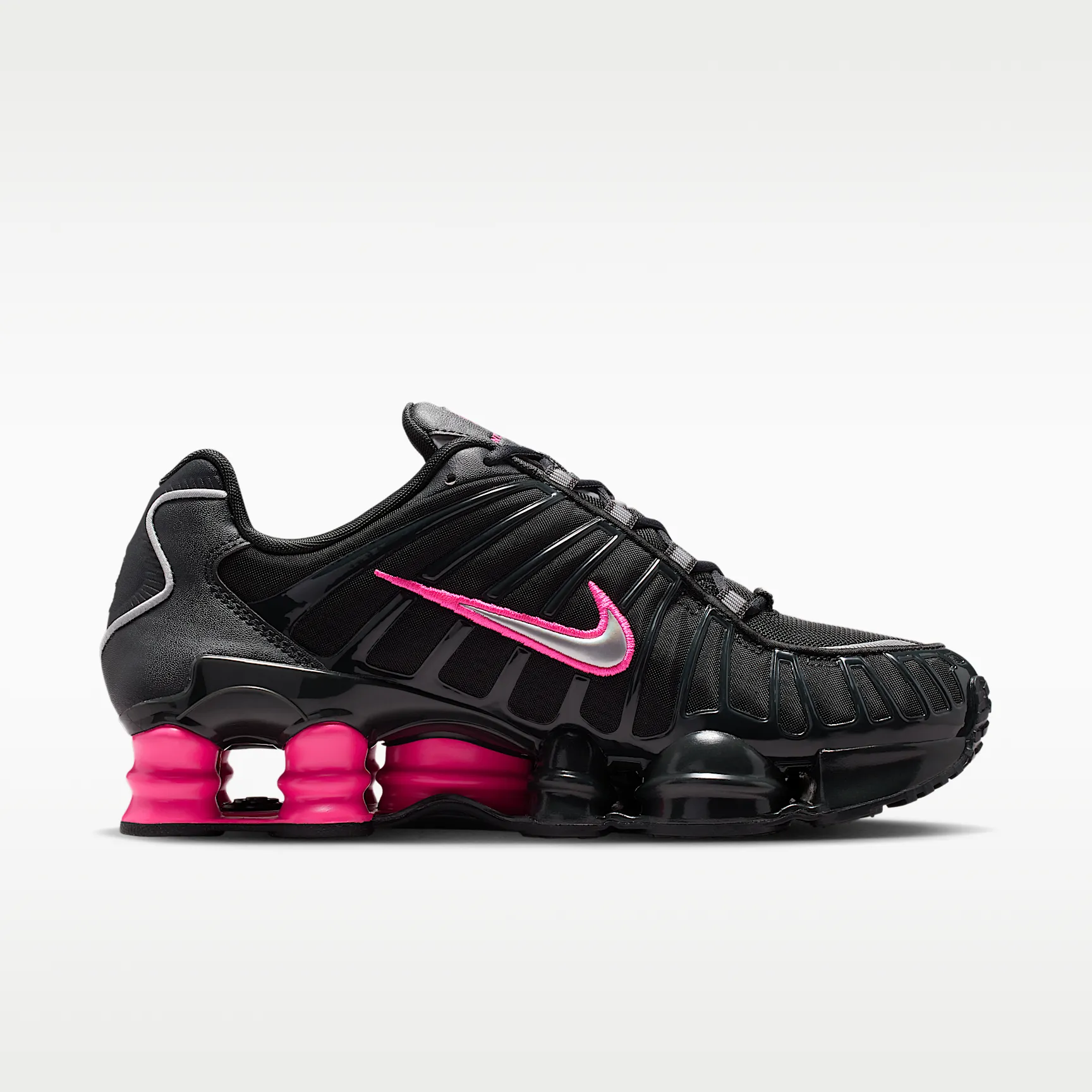 C31E5D_Nike-Shox-TL-WMNS_OFF-NOIR-HYPER-PINK_IQ0273-045_img2