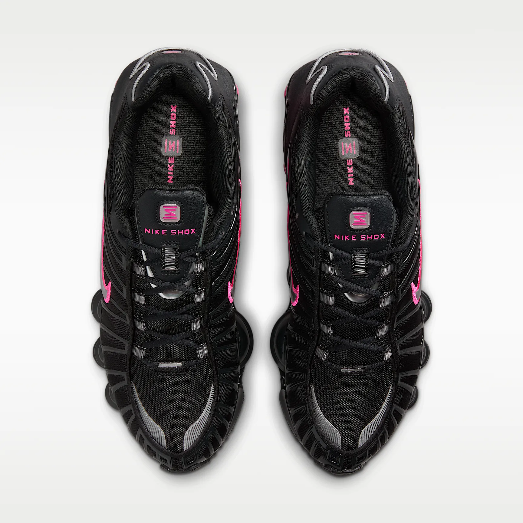 C31E5D_Nike-Shox-TL-WMNS_OFF-NOIR-HYPER-PINK_IQ0273-045_img3