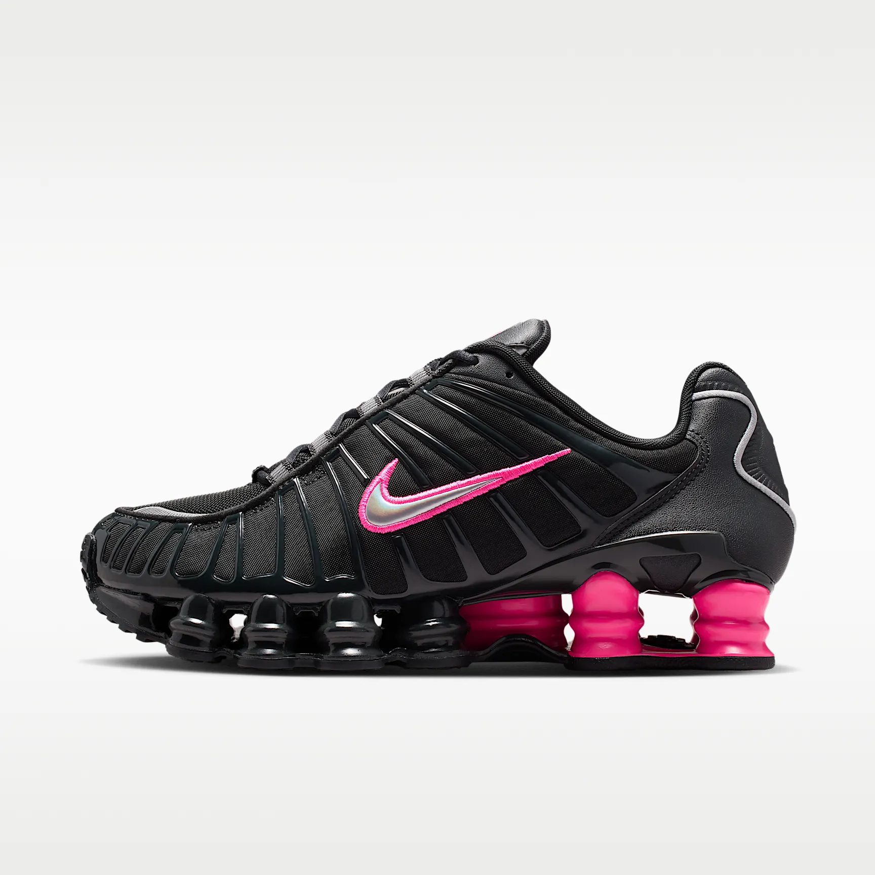 C31E5D_Nike-Shox-TL-WMNS_OFF-NOIR-HYPER-PINK_IQ0273-045_img0